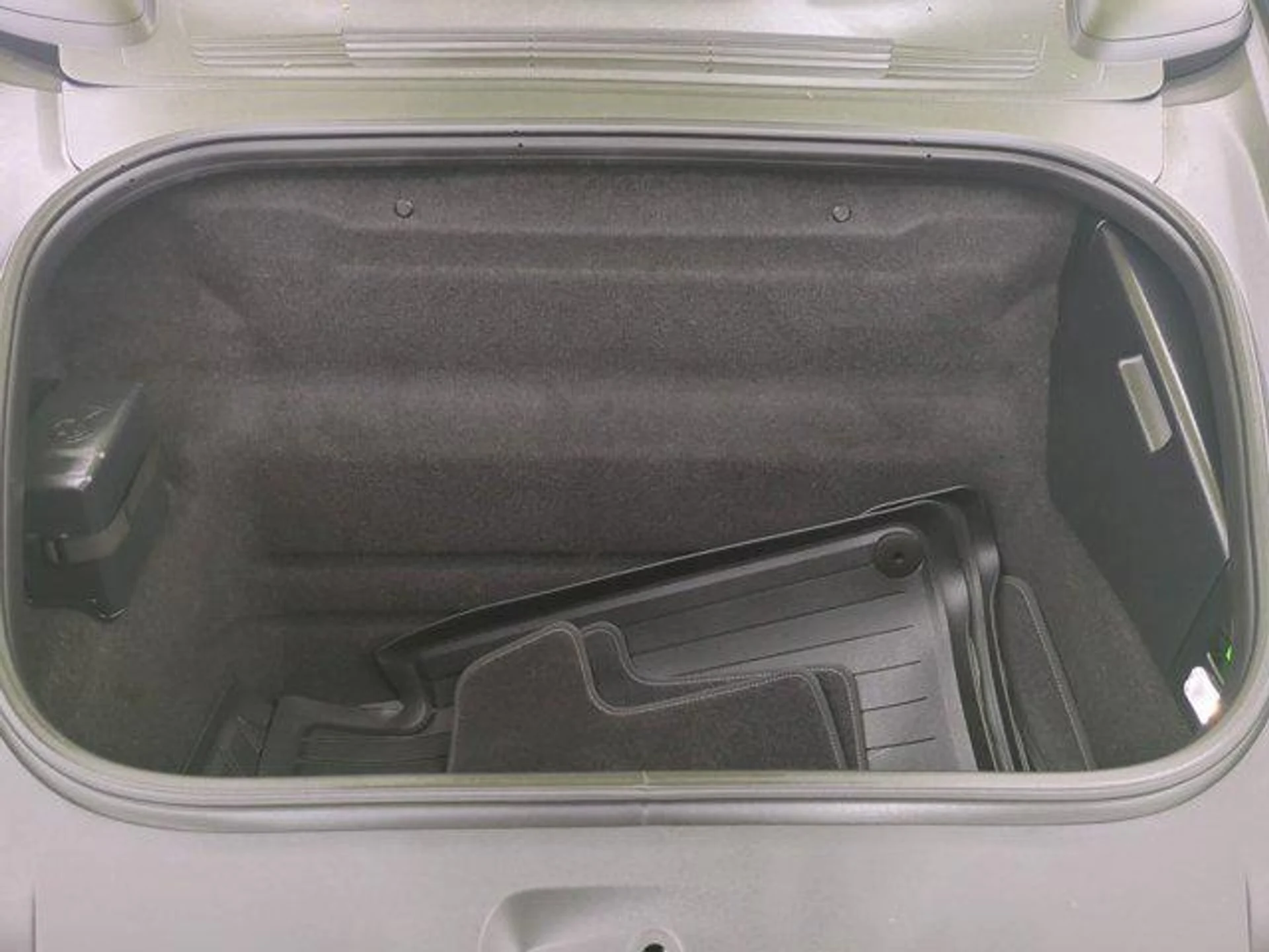 mph009_1641897424_EFLAK_Pv1_XF_J_Bv_Wolkpigb_LYI_Ds_60e6f5b00c