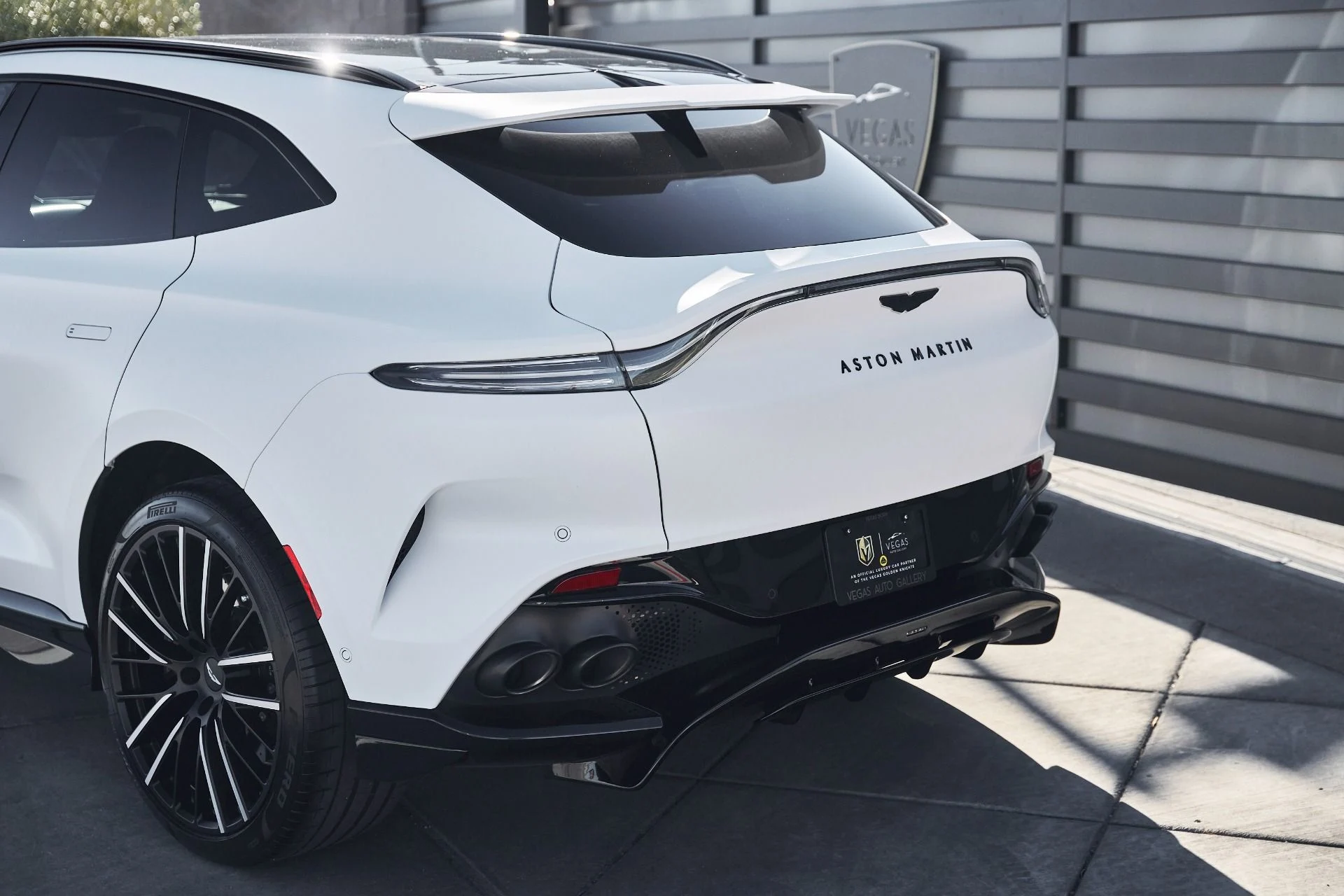 mph009_1643161071_Used_2025_Aston_Martin_DBX_707_1767063142_7455becb6f