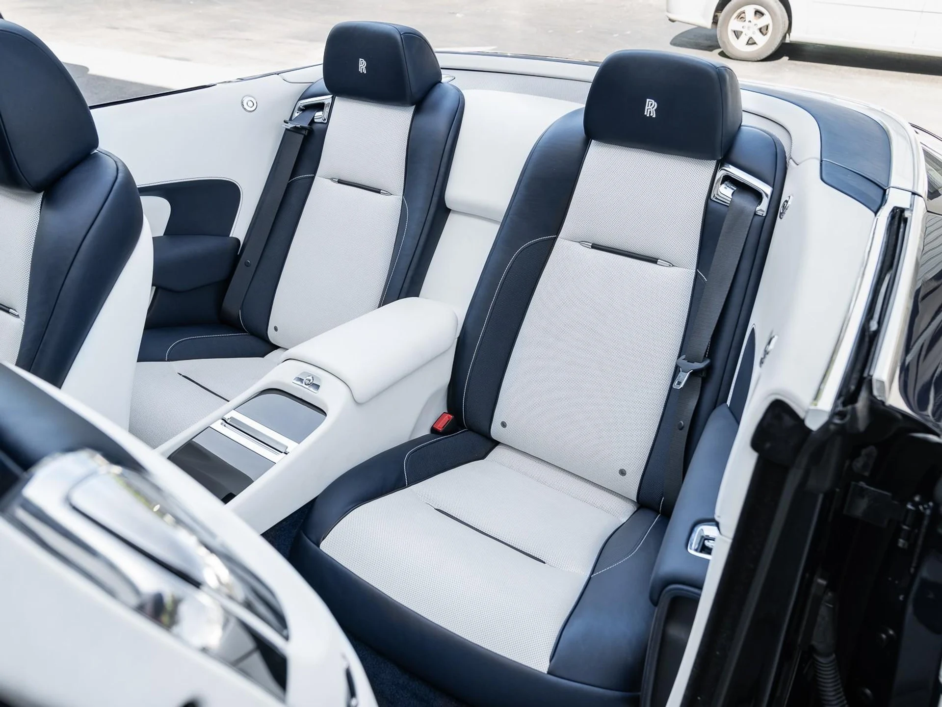 mph009_1644100271_Used_2018_Rolls_Royce_Dawn_Convertible_1764360427_ad26a86d20