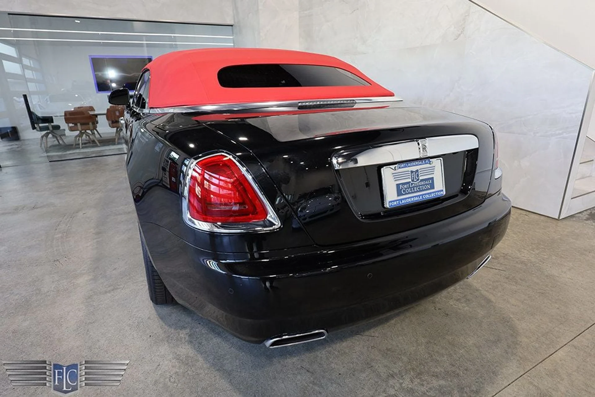 mph009_1644209437_used_2021_rolls_royce_dawn_convertible_9689_22905952_10_1024_02c316ffe3
