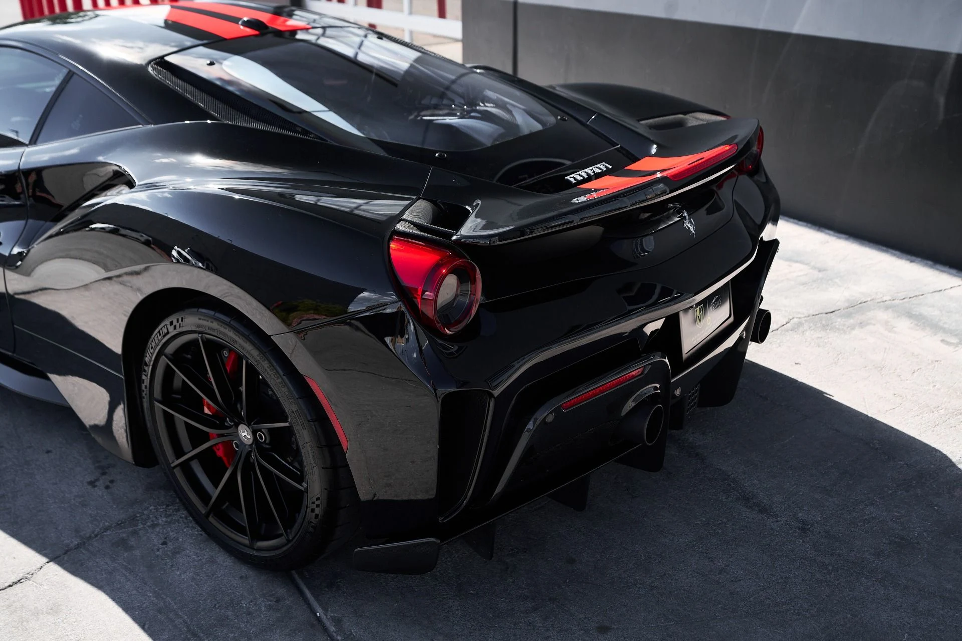 mph009_1645704627_Used_2020_Ferrari_488_Pista_Base_1749062519_4ad10c0784