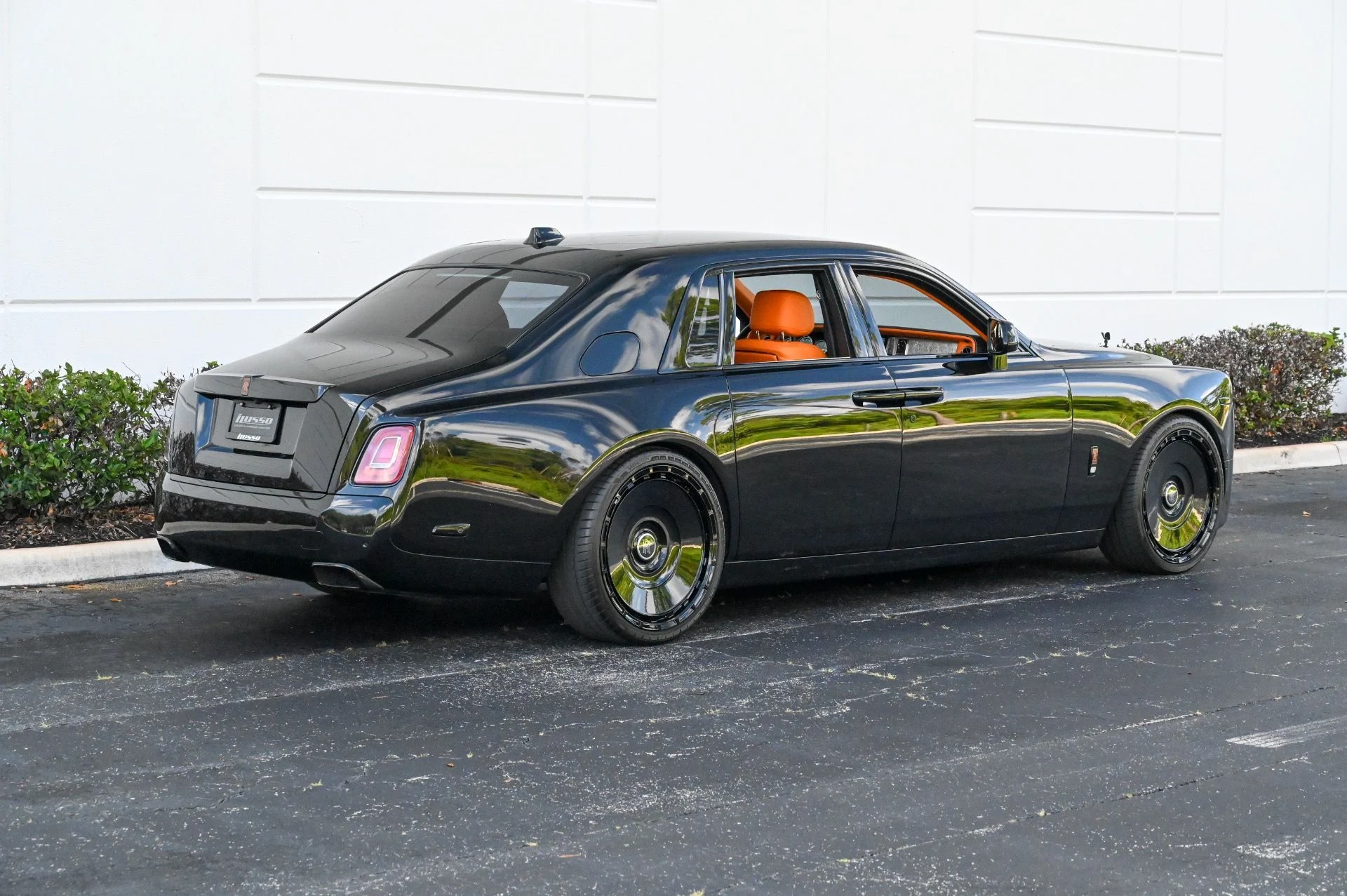 mph009_1663611526_Used_2018_Rolls_Royce_Phantom_1746547301_7ac3f8976b