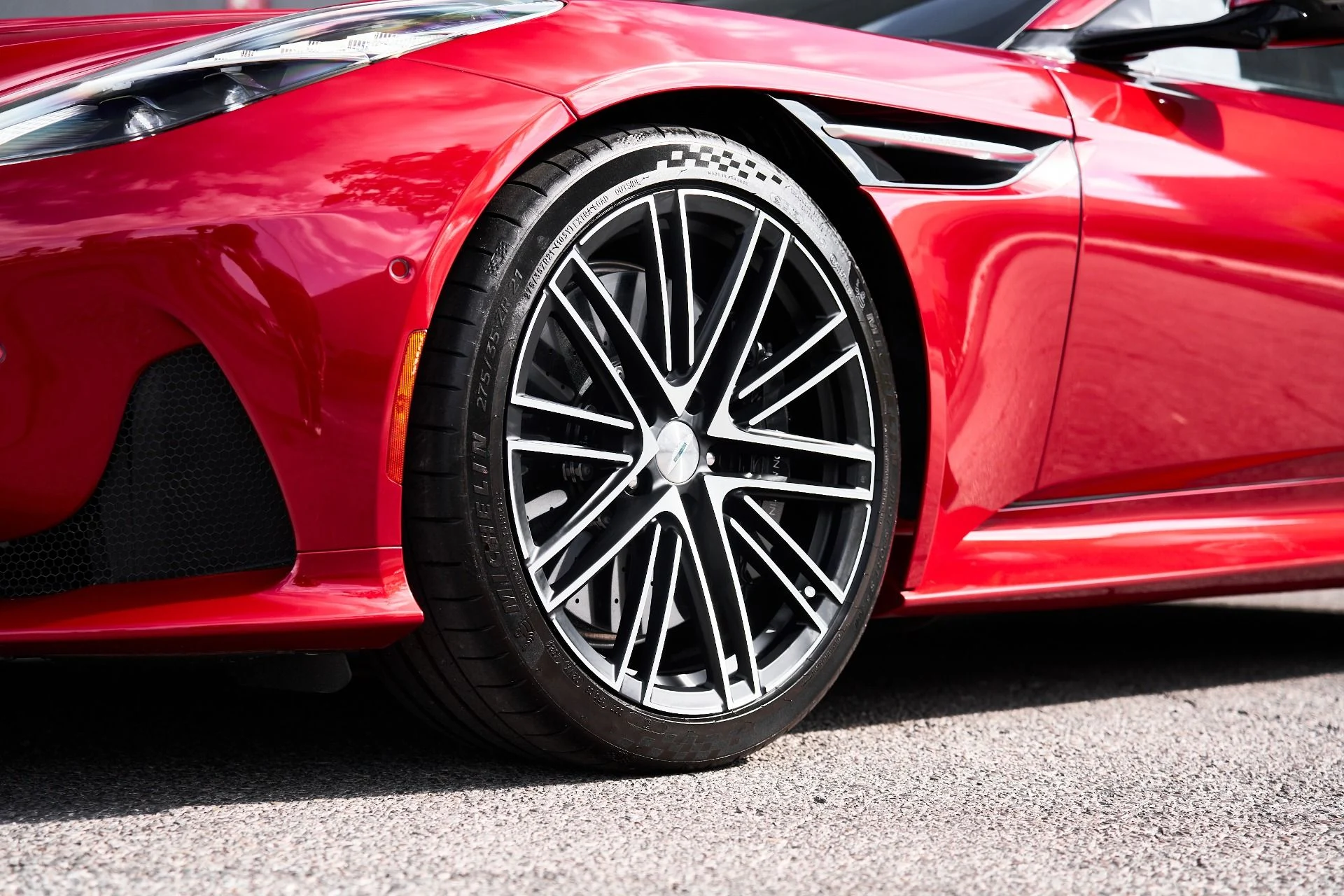 mph009_1664180036_Used_2024_Aston_Martin_DB_12_1756329442_bc9409d0e3