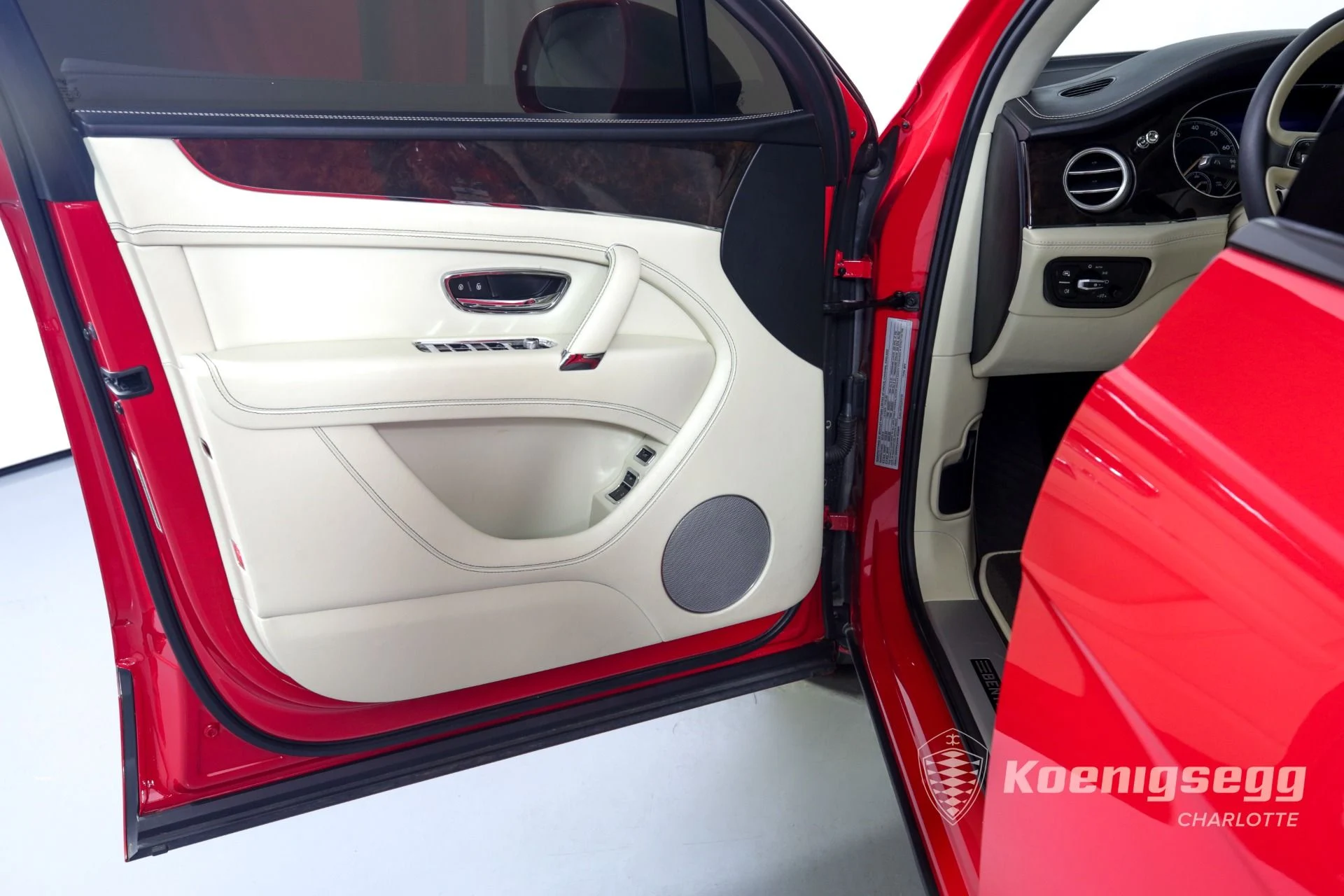 mph009_1674478775_Used_2018_Bentley_Bentayga_Onyx_Edition_1673032528_97c08cabdf