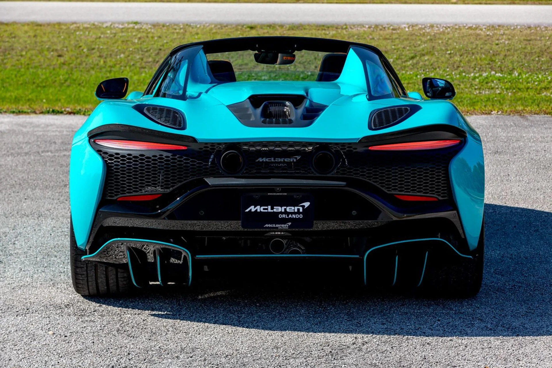 mph009_1679572359_New_2025_Mc_Laren_Artura_Spider_Performance_da199b5cb7