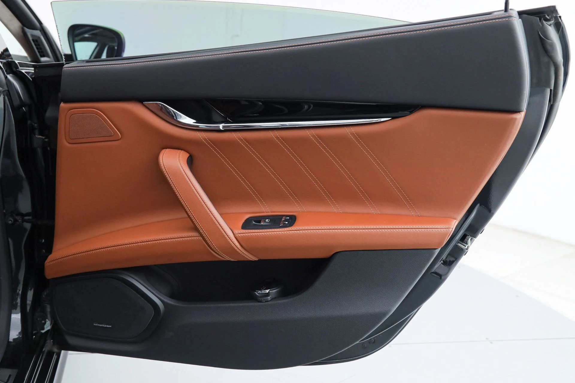 mph009_1685150369_767c2be08d331db95036b8616955a5bf_850980303e