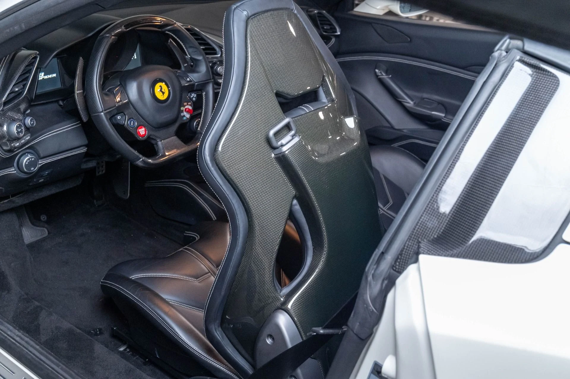 mph009_1691914729_Used_2016_Ferrari_488_Spider_1784843400_fcea31c944