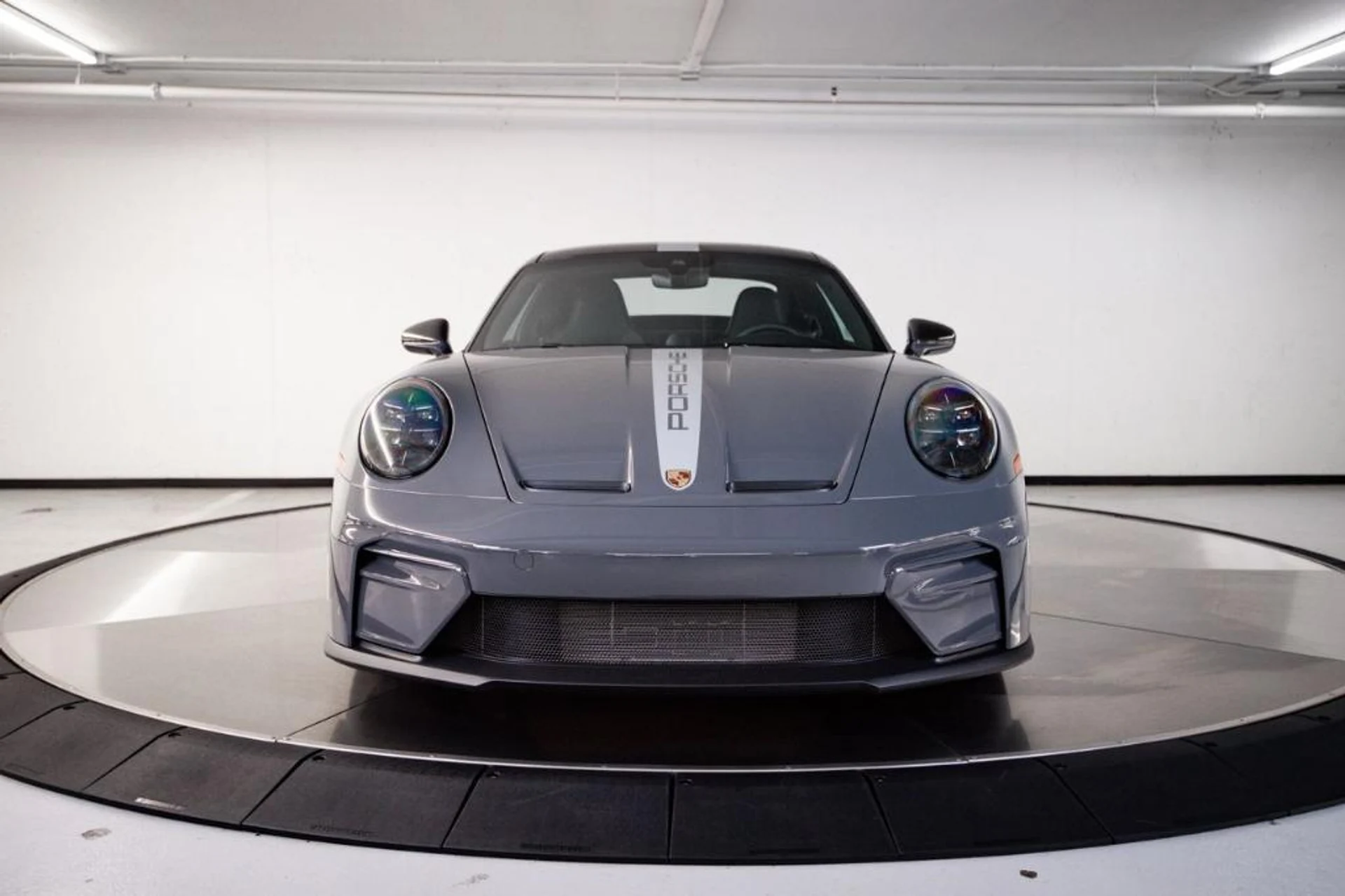 mph009_1699471654_q_V4_L_2_V_T0_Eoc_R_Lz_RI_9_T8_Vg_V04_1f4cb6650f