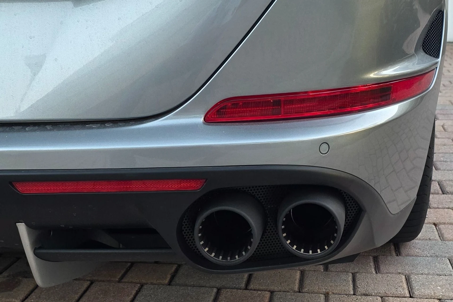 mph009_1707988135_Used_2017_Ferrari_California_T_1763593112_f7c4f8db4a