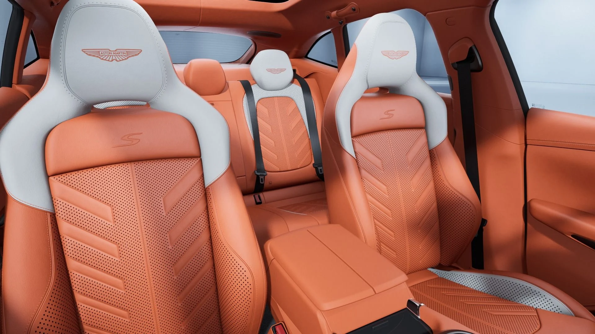 mph009_1708397384_New_2026_Aston_Martin_DBX_S_1784298553_aa9e192921