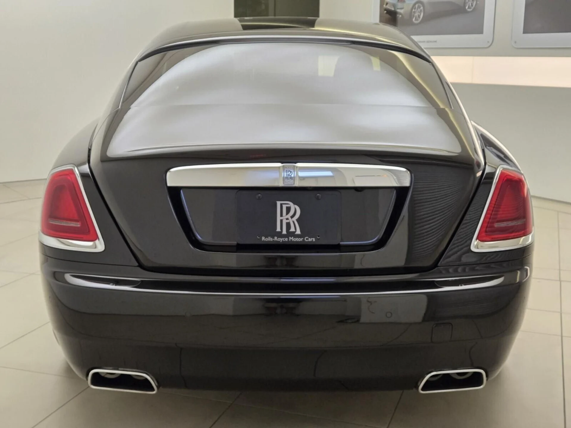 mph009_1728451395_Used_2018_Rolls_Royce_Wraith_1755931418_566778cd65