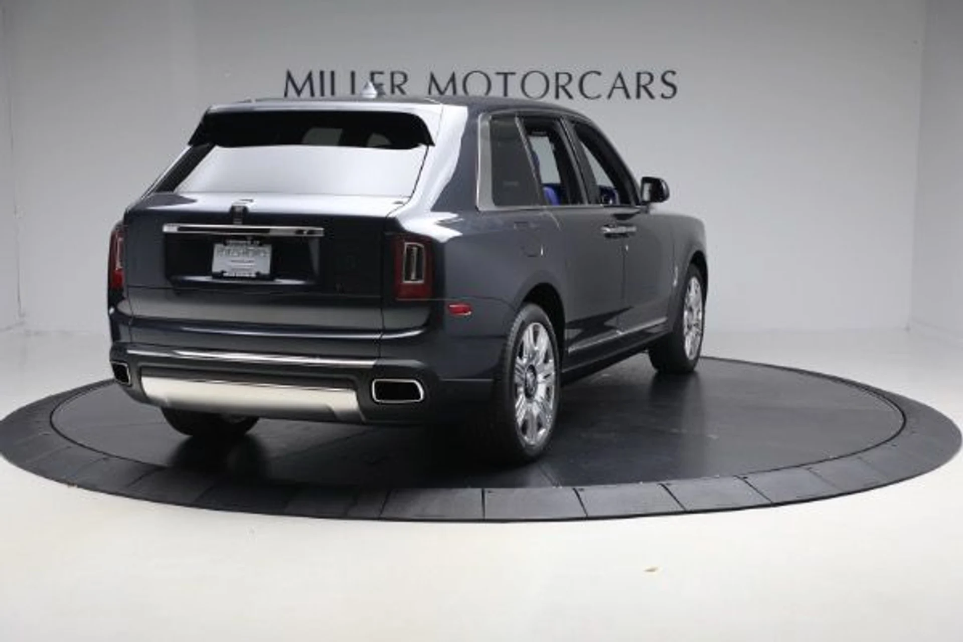 mph009_1730166445_Used_2022_Rolls_Royce_Cullinan_0b9d77ad93