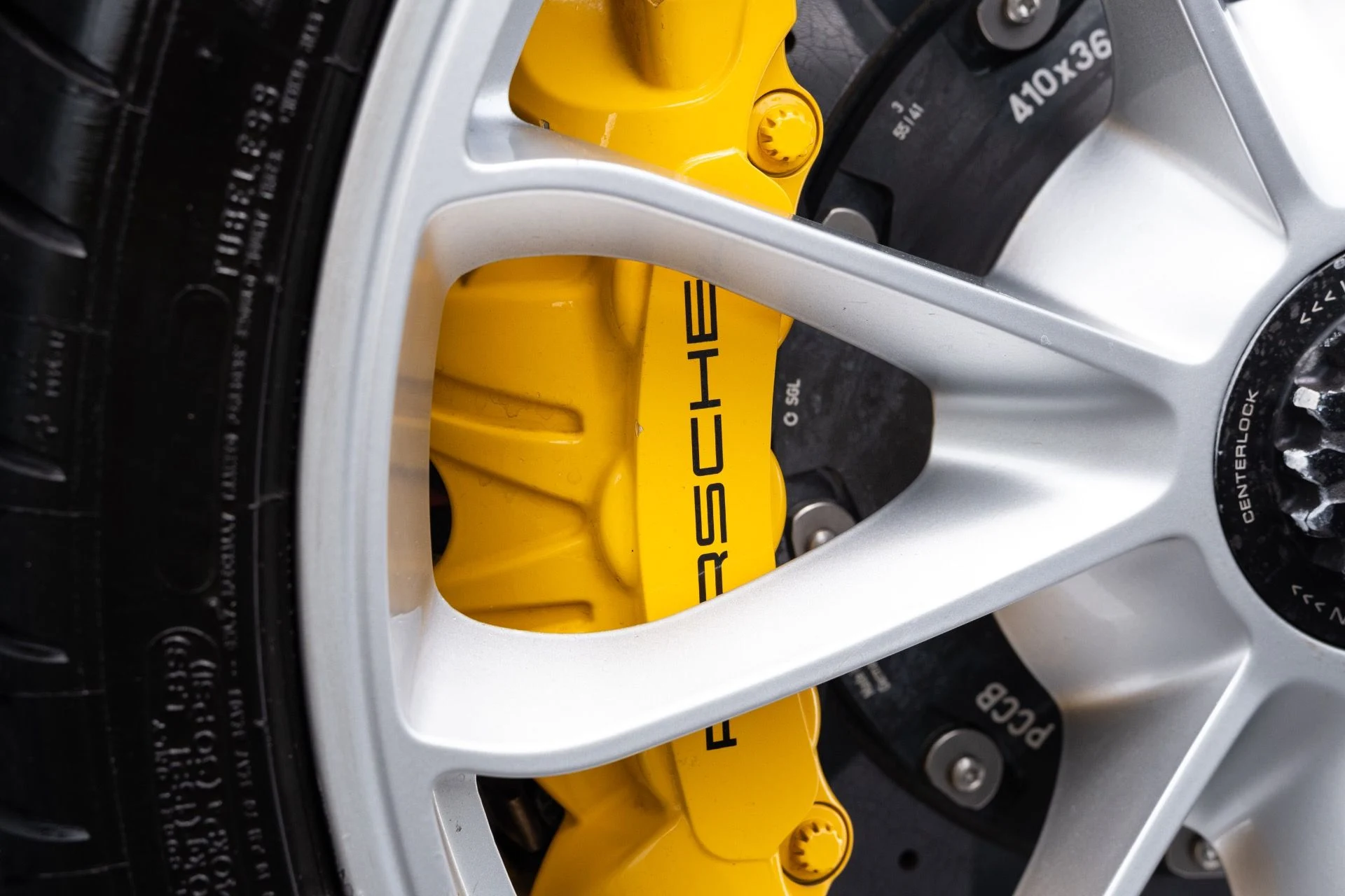 mph009_1734548680_Used_2018_Porsche_911_GT_3_1780452373_d559e3c538
