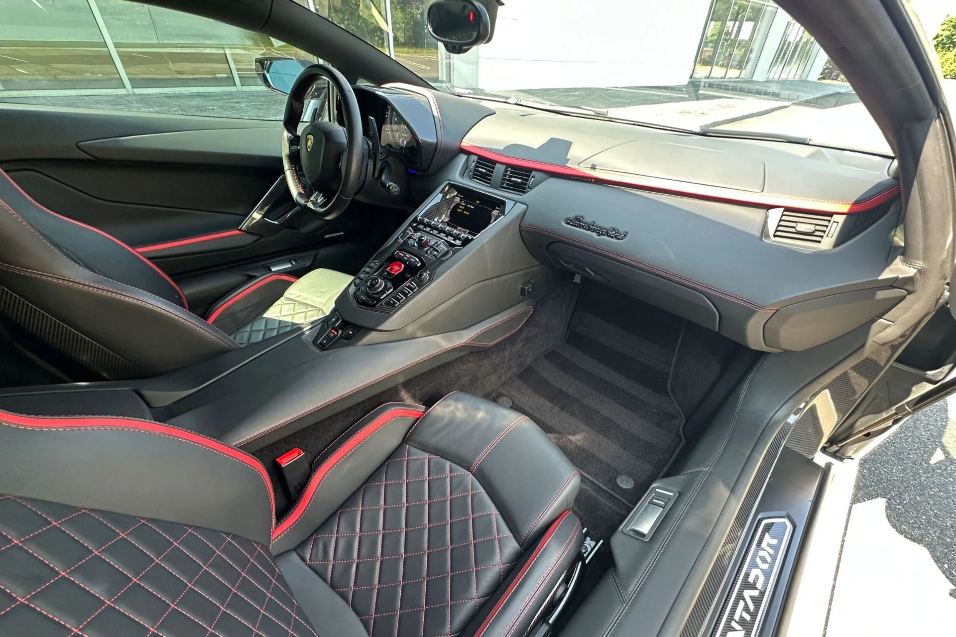 mph009_1744802999_Used_2017_Lamborghini_Aventador_S_S_1783080351_4f6b5e69ba