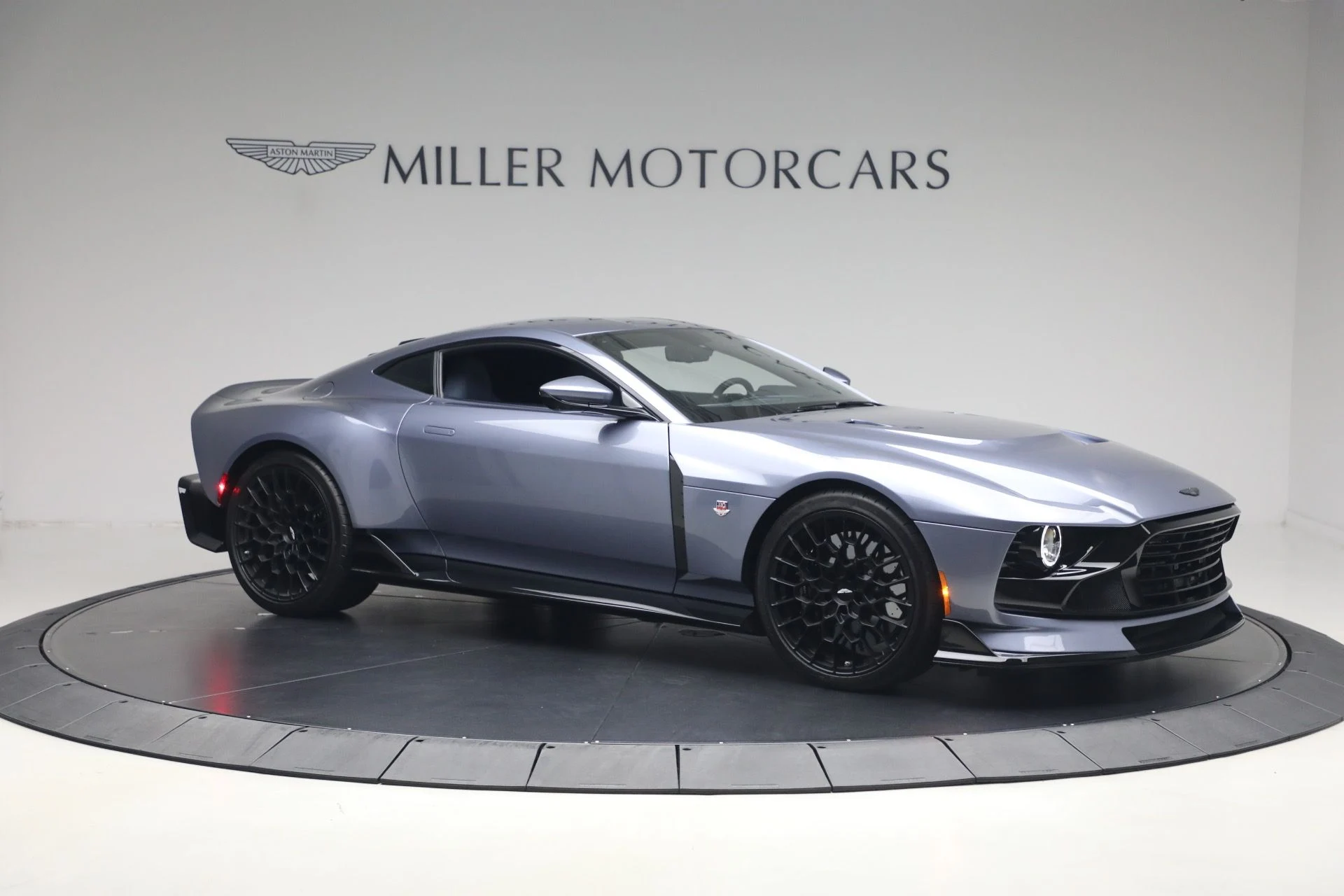 mph009_1747310609_Used_2024_Aston_Martin_Valour_1785599767_402b8a1ae7