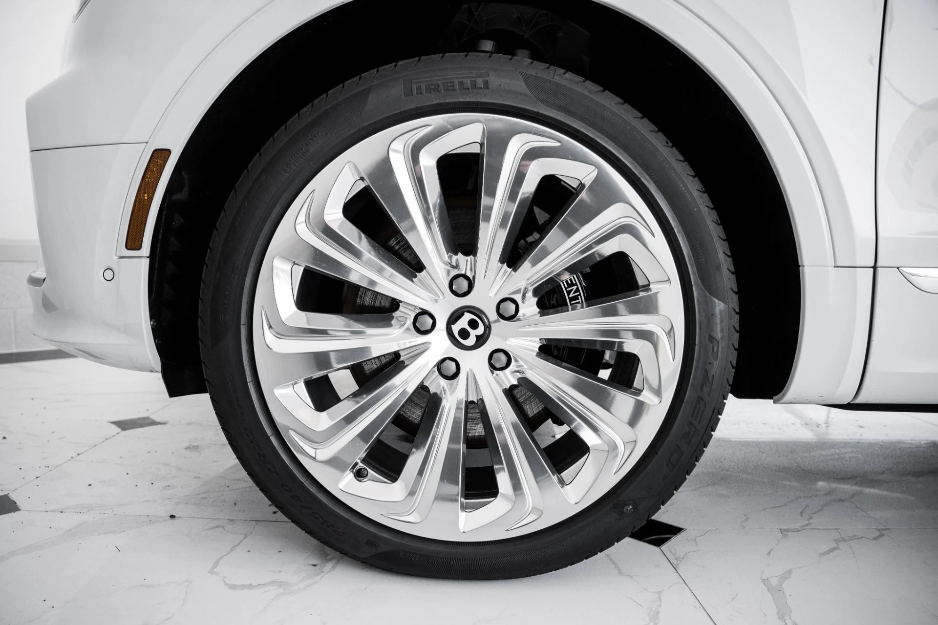 mph009_1751518854_Used_2023_Bentley_Bentayga_Azure_1673896555_35174e95fb