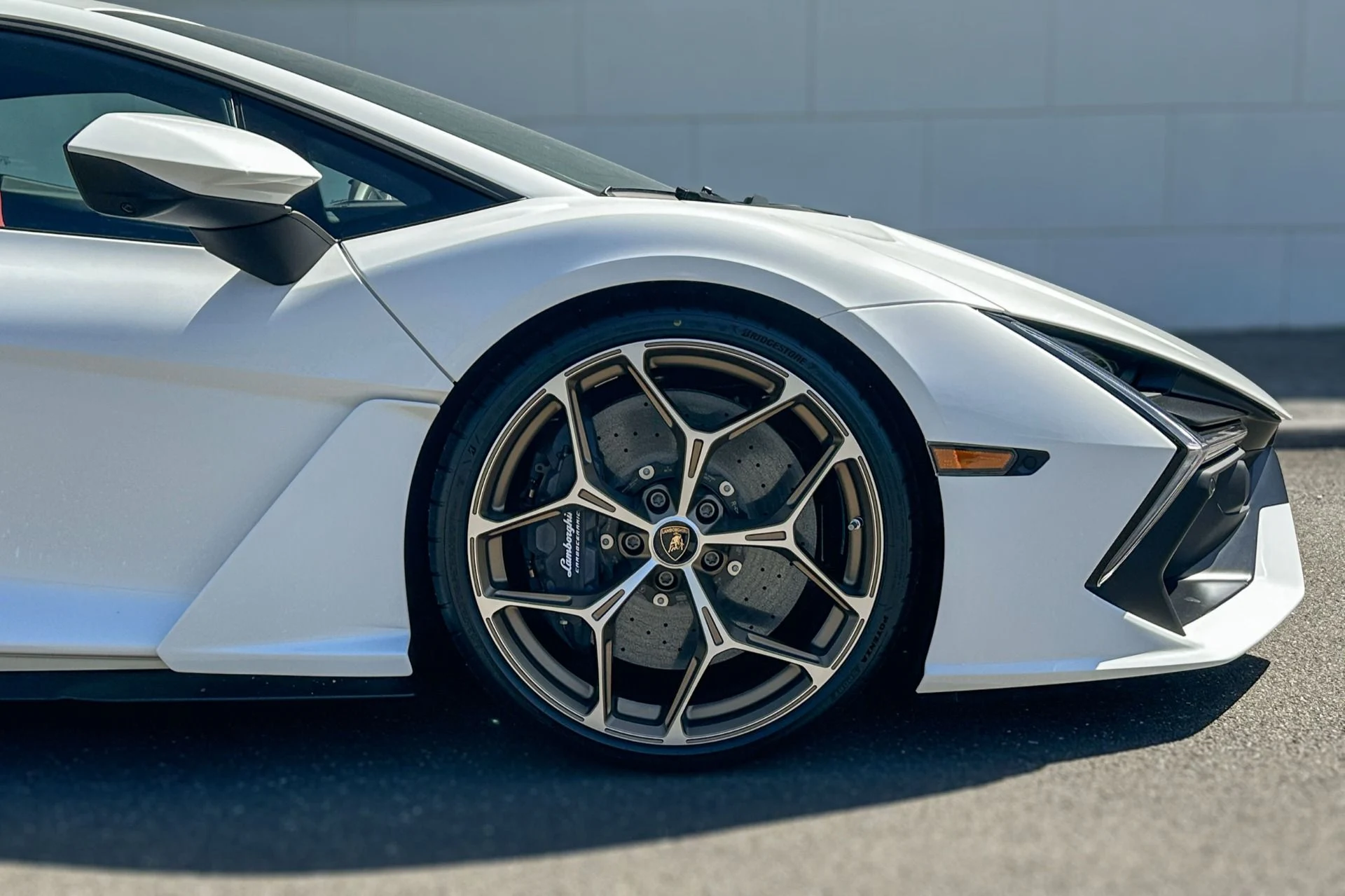 mph009_1753728246_Used_2026_Lamborghini_Revuelto_1783720263_fb8957f9e0