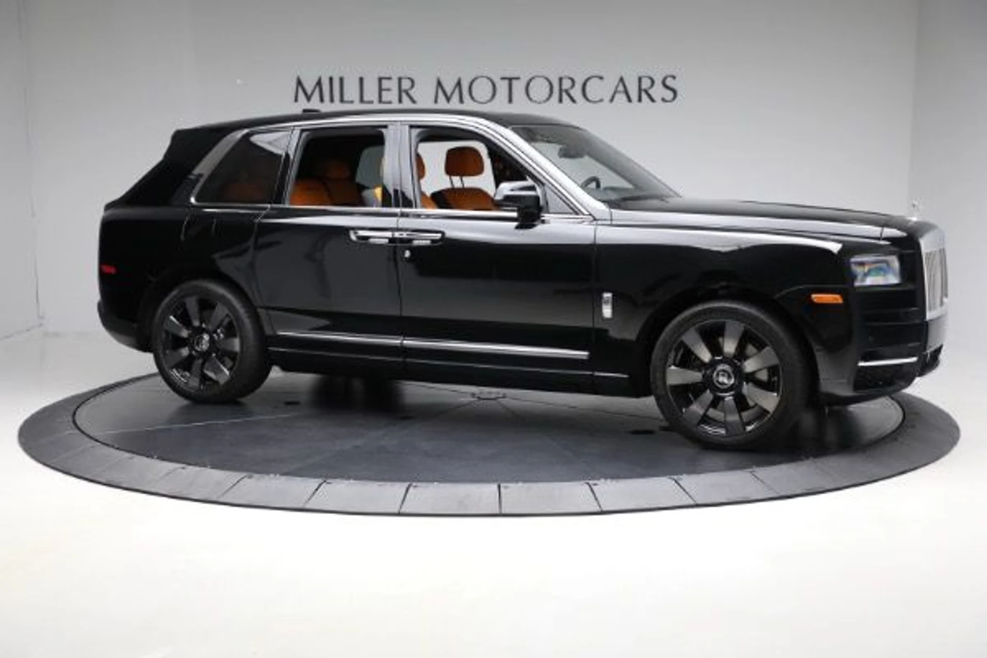 mph009_1755350188_Used_2021_Rolls_Royce_Cullinan_b05ce320c6