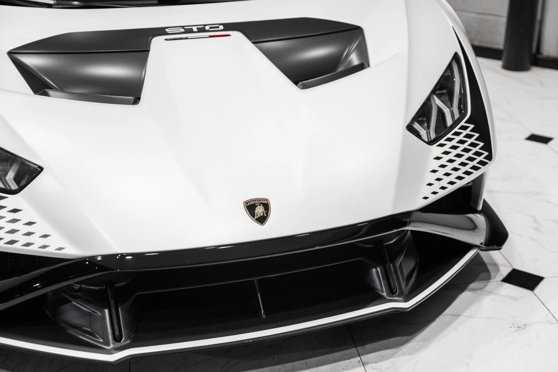 mph009_1762702572_Used_2023_Lamborghini_Huracan_STO_STO_1784326294_e9eae1dfb9