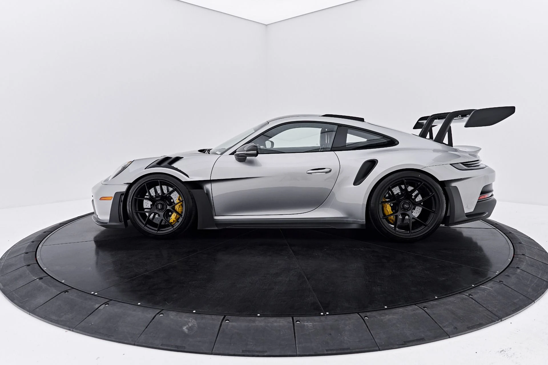mph009_1771147912_Used_2024_Porsche_911_GT_3_RS_1789624381_018caedb97