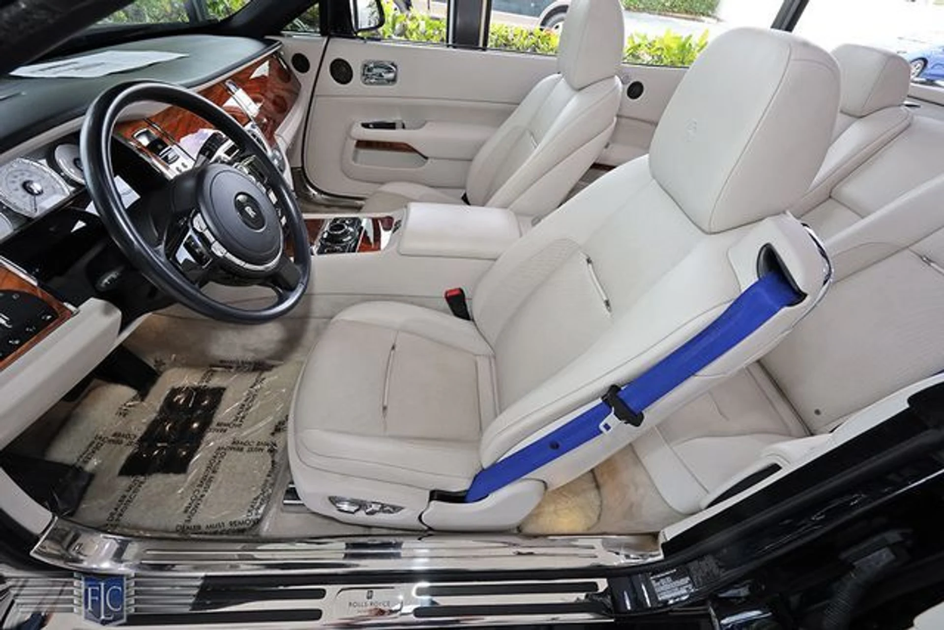 mph009_177426392_used_2016_rolls_royce_dawn_2drconvertible_6305_22995256_14_640_50adb0419d