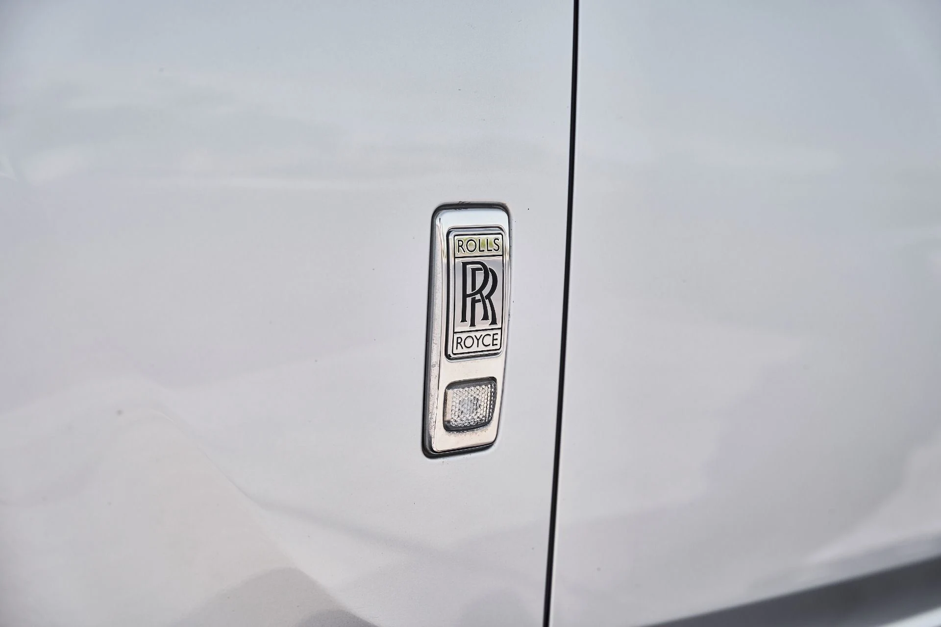 mph009_1777021871_Used_2015_Rolls_Royce_Ghost_Base_1783648140_bb44dcf924