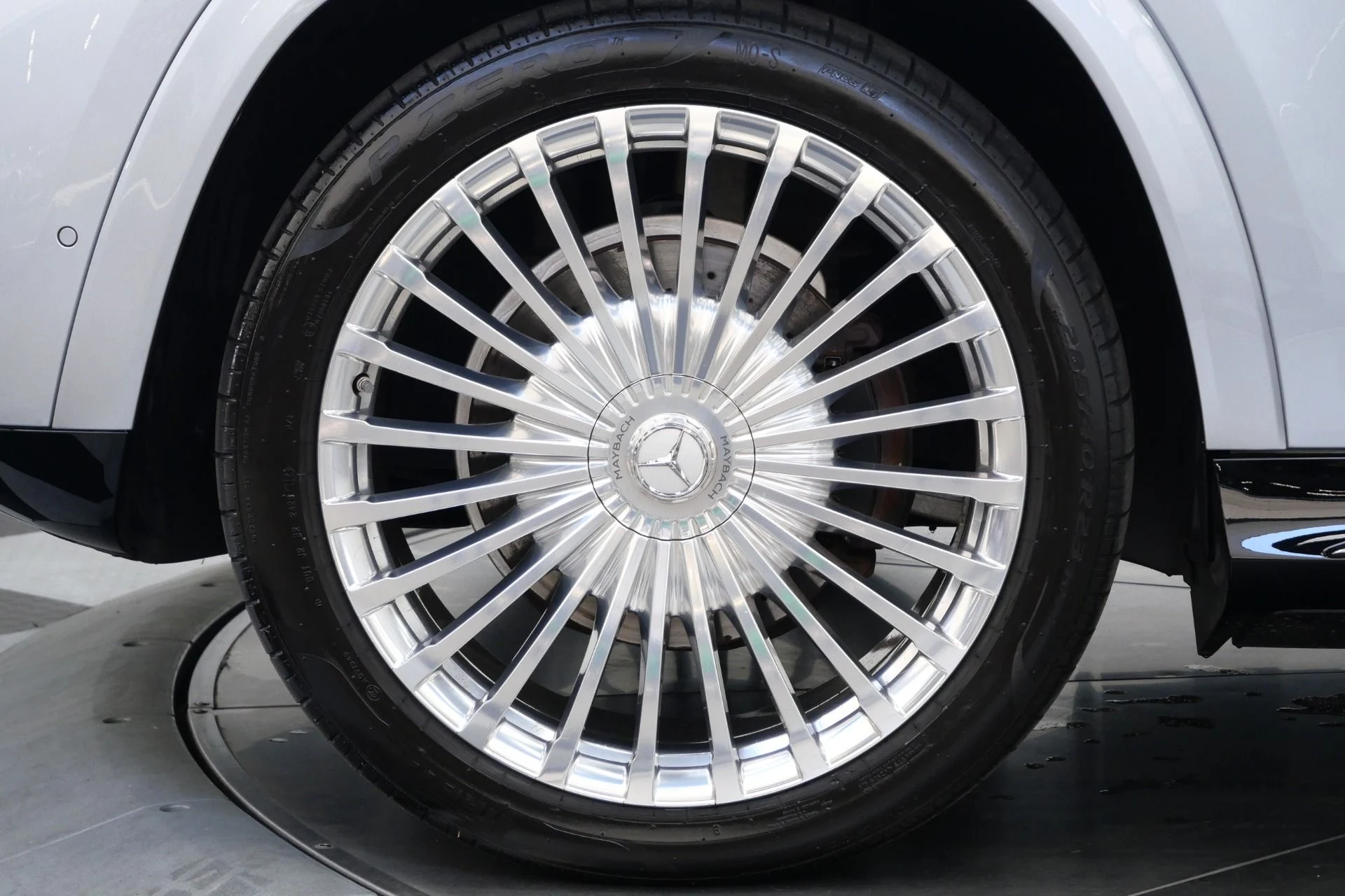 mph009_1782276026_Used_2024_Mercedes_Benz_Maybach_GLS_600_4_MATIC_Factory_Two_Tone_paint_Polished_Wheels_Loaded_1774374618_91ad8fb3b6