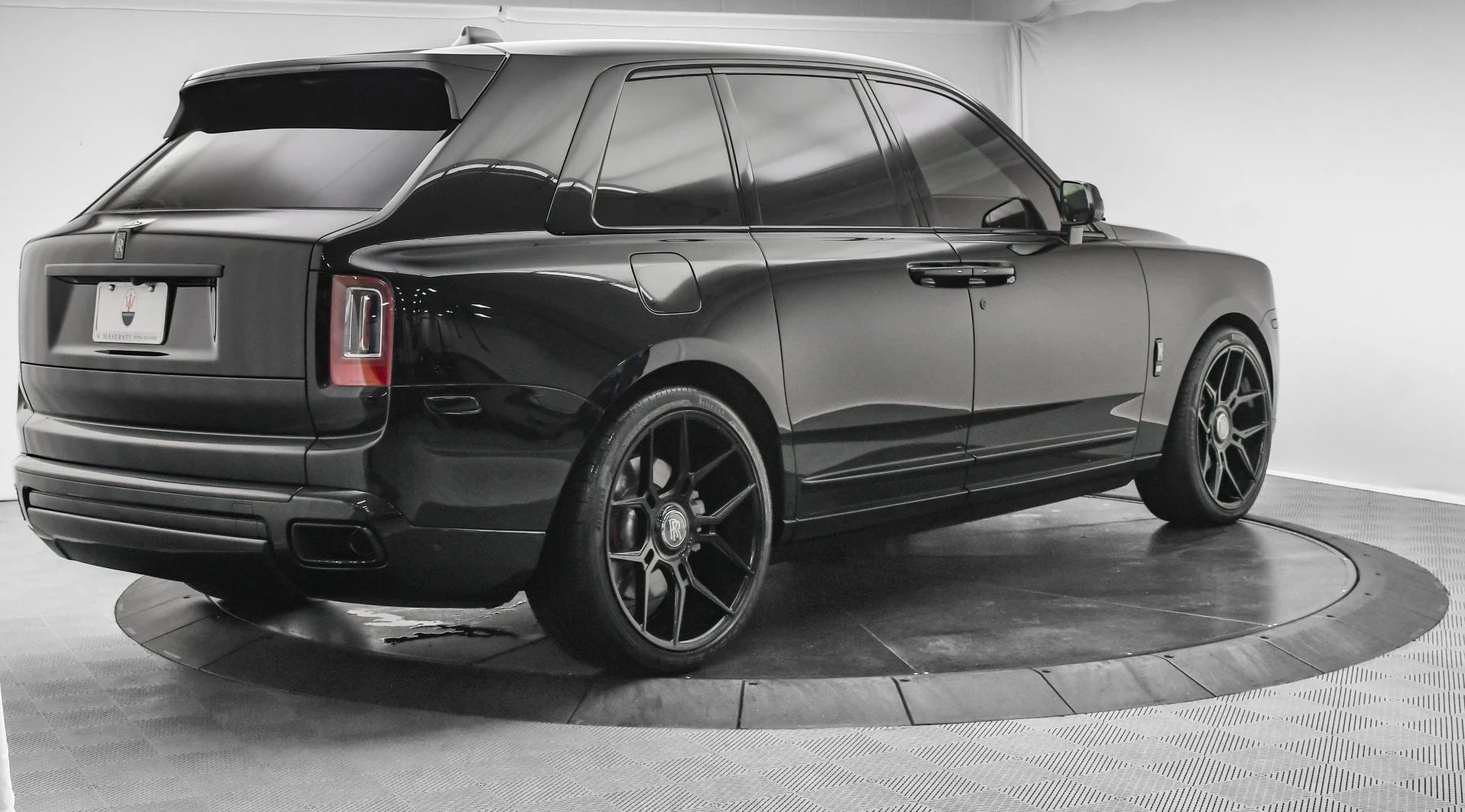 mph009_17917004_Used_2020_Rolls_Royce_Cullinan_1753776478_89f0e8cc2a