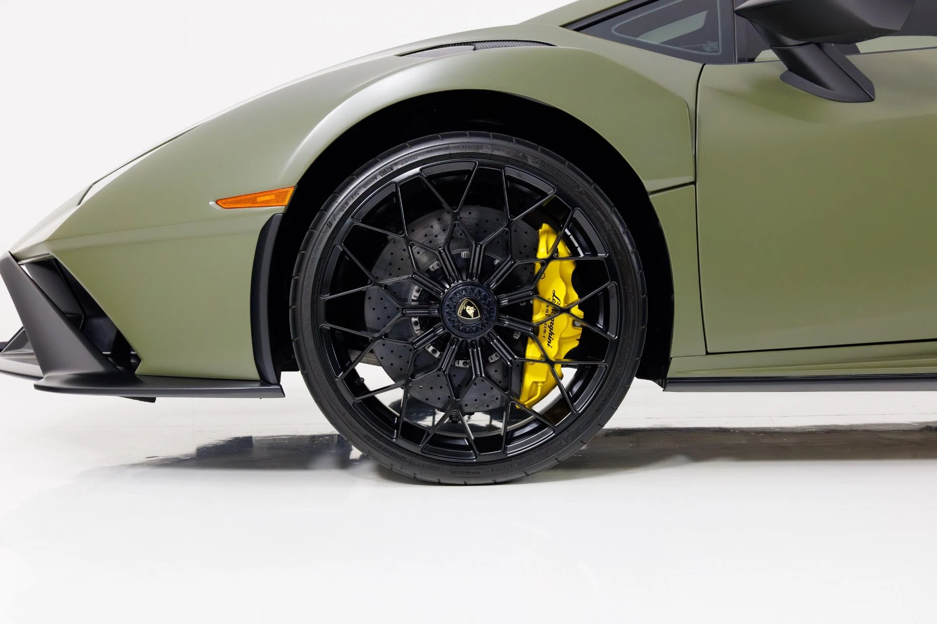 mph009_1793186880_Used_2022_Lamborghini_Huracan_STO_1770056092_f207888e34