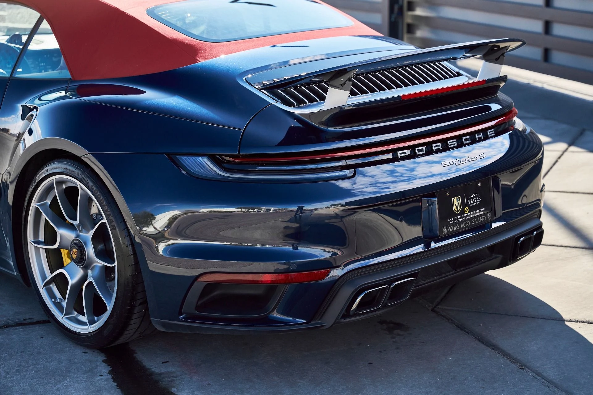 mph009_180387268_Used_2021_Porsche_911_Turbo_S_1767839044_94d7d45ec4