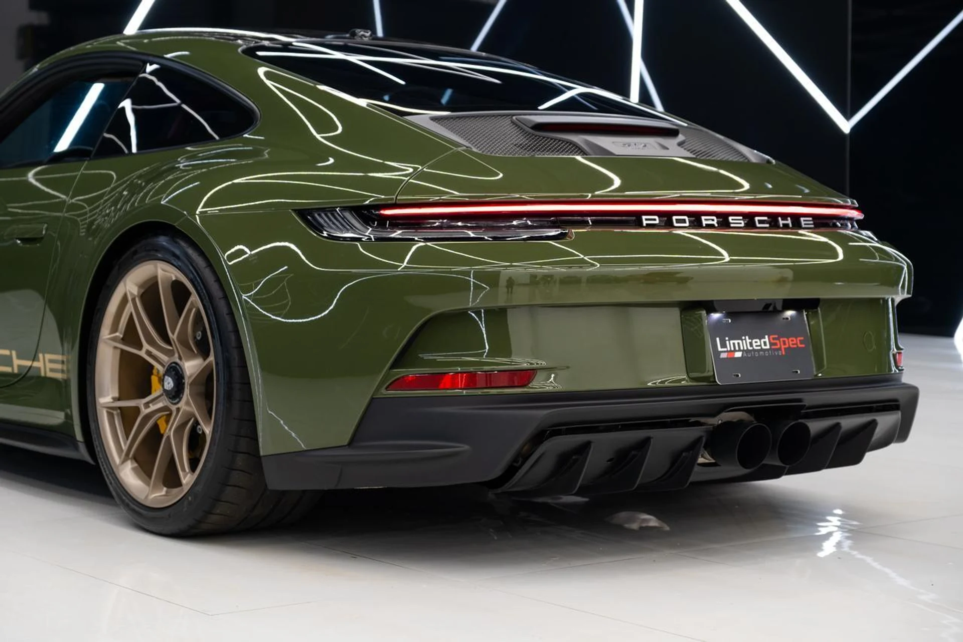 mph009_1803984865_926a4c07a79c83867db01d4d6f73f36d_822f47217d