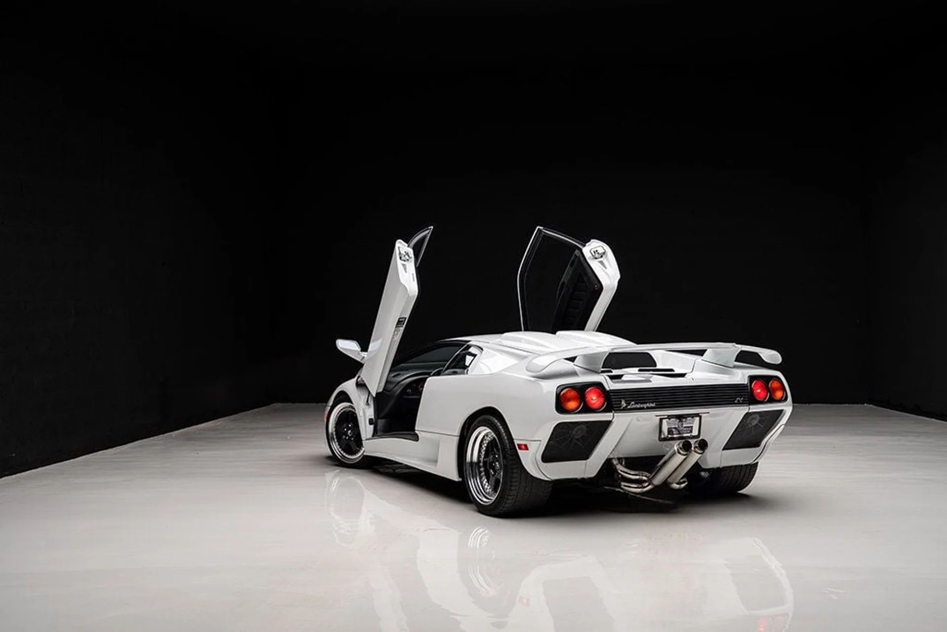 mph009_1811219176_used_1999_lamborghini_diablo_sv_9689_22911634_10_1024_3924d7614c