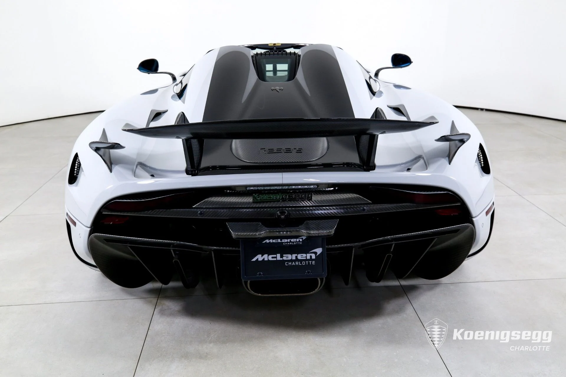 mph009_1824730496_Used_2020_KOENIGSEGG_REGERA_1761057076_4b300d9915