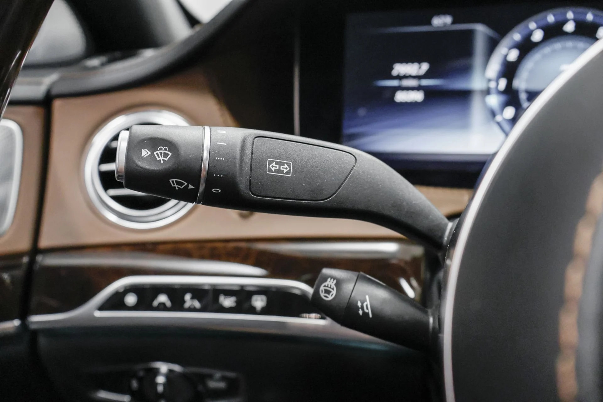 mph009_1831321258_Used_2019_Mercedes_Benz_S_Class_Maybach_S_560_4_MATIC_1761681414_3728655498