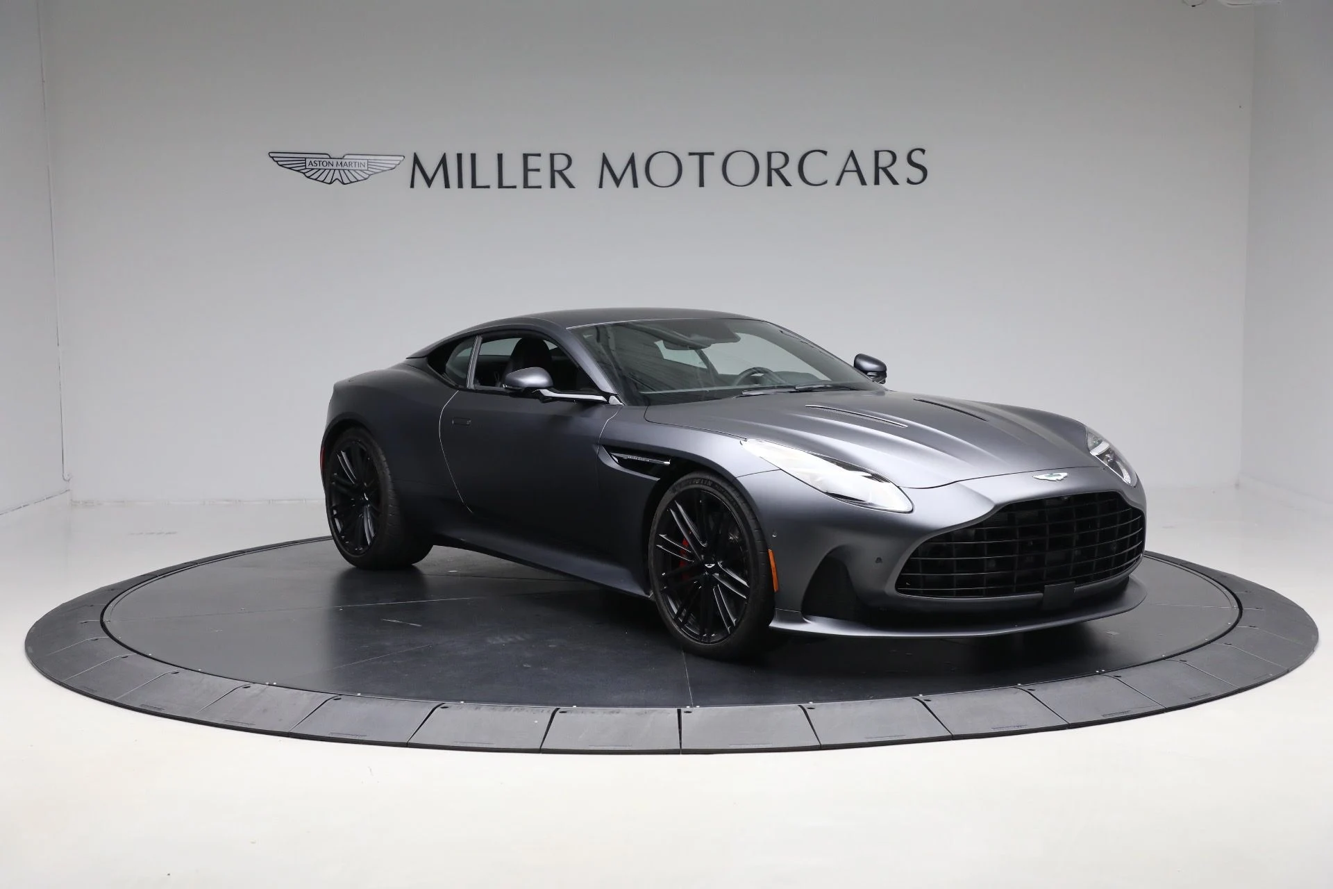 mph009_1832328777_Used_2025_Aston_Martin_DB_12_V8_854a80763f