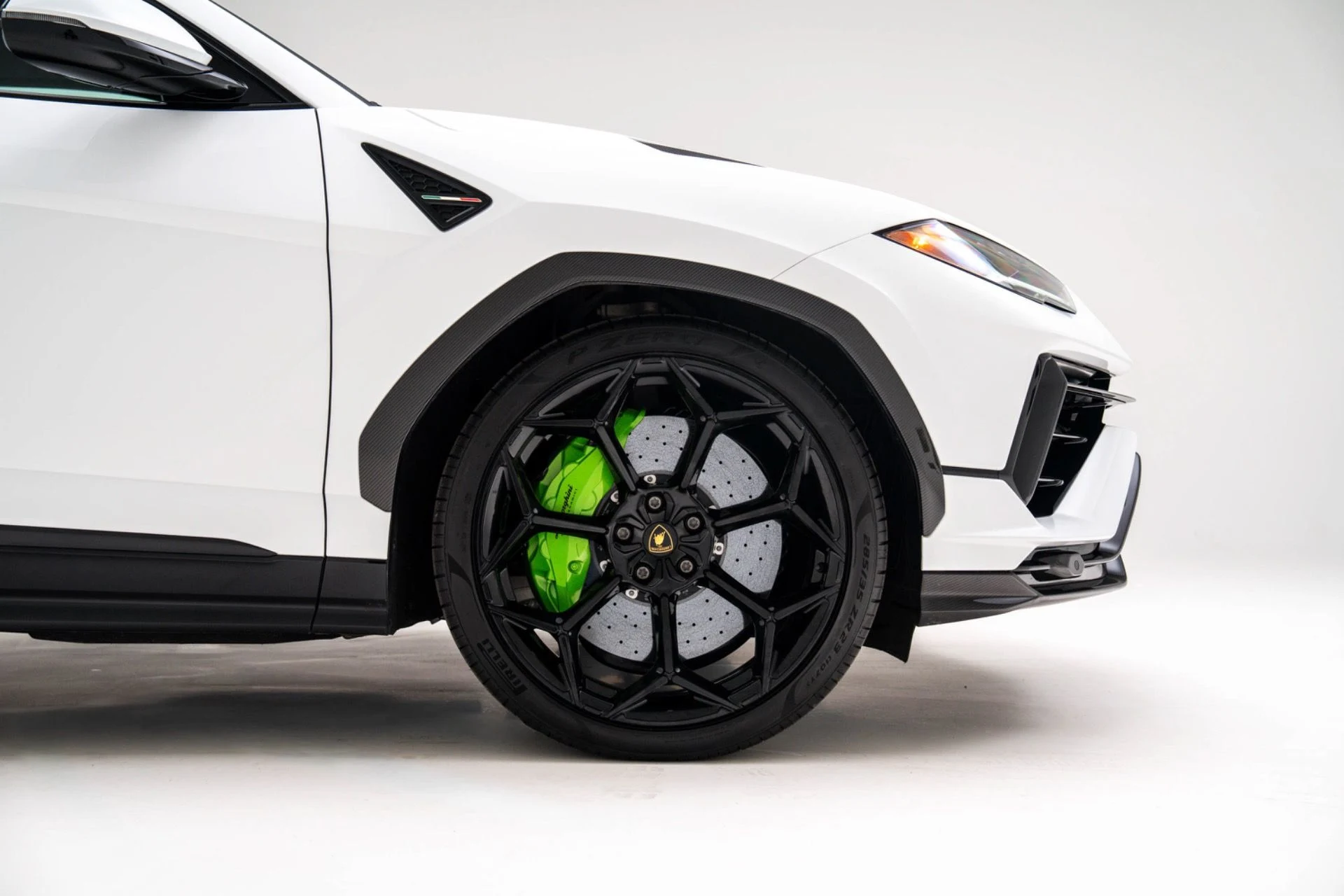 mph009_1839624024_Used_2024_Lamborghini_Urus_Performante_1775674450_2f7bf00074