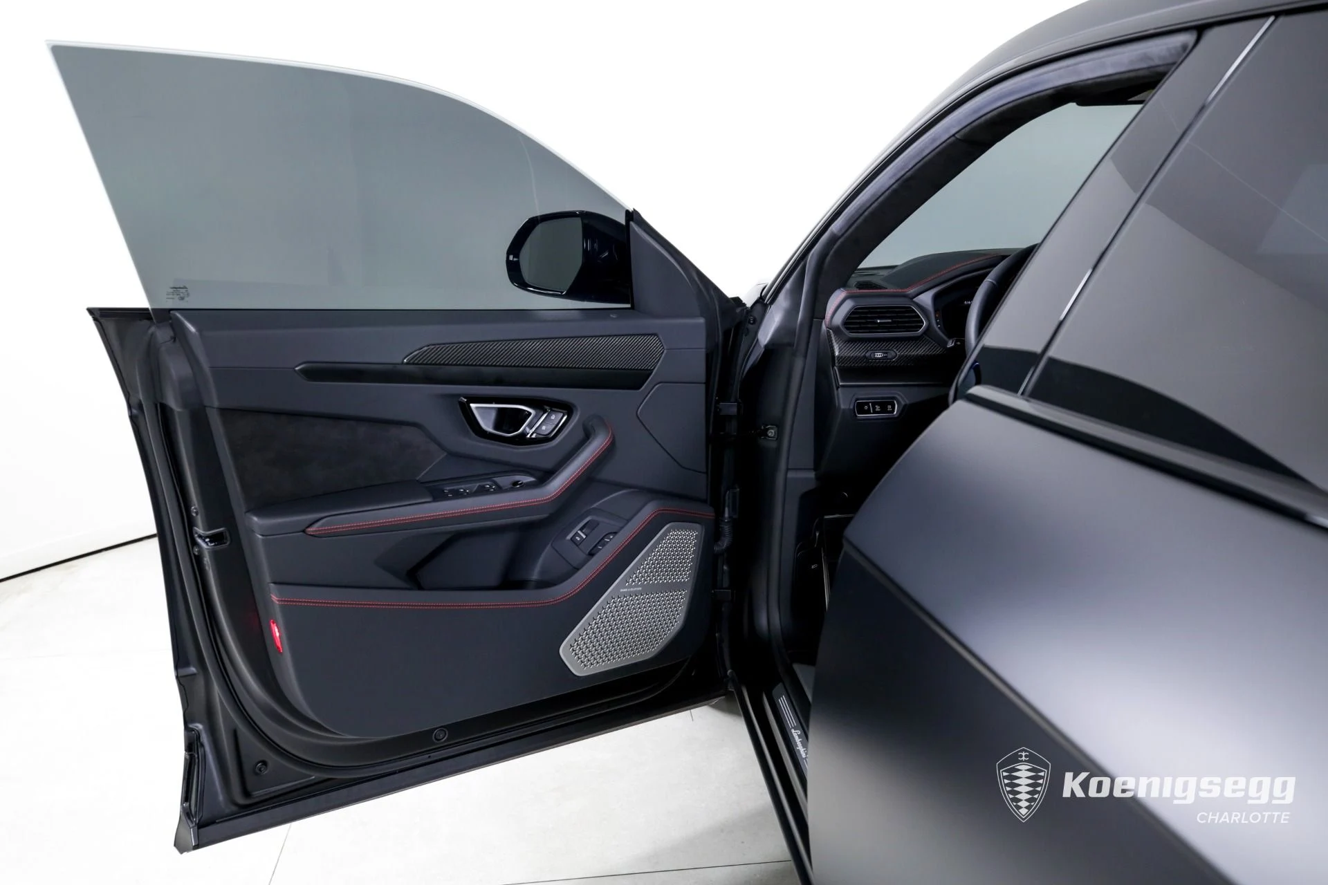mph009_1852980721_Used_2024_Lamborghini_Urus_S_1761085478_c7846553bb