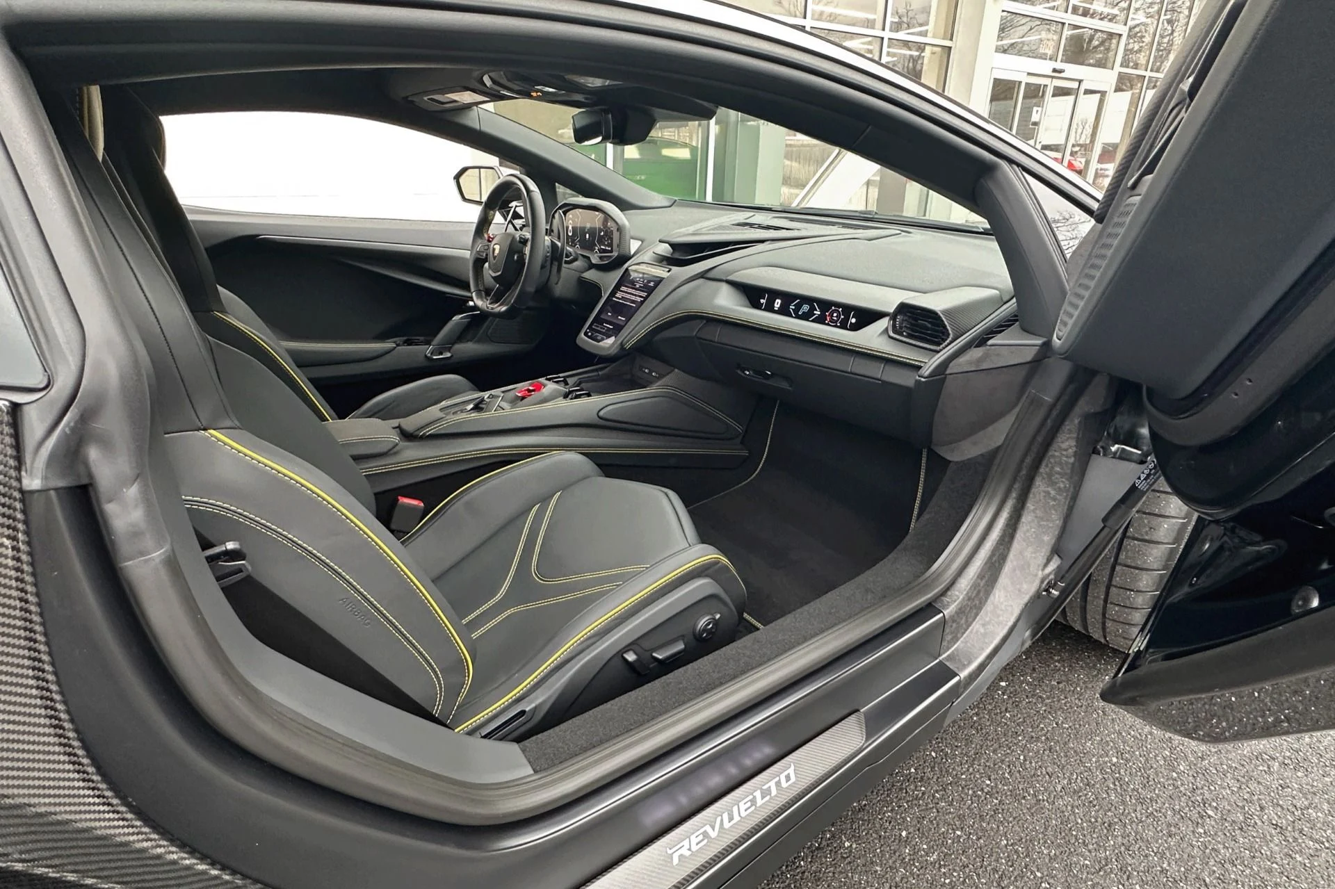 mph009_1854724647_New_2026_Lamborghini_Revuelto_1768579377_f23159debb