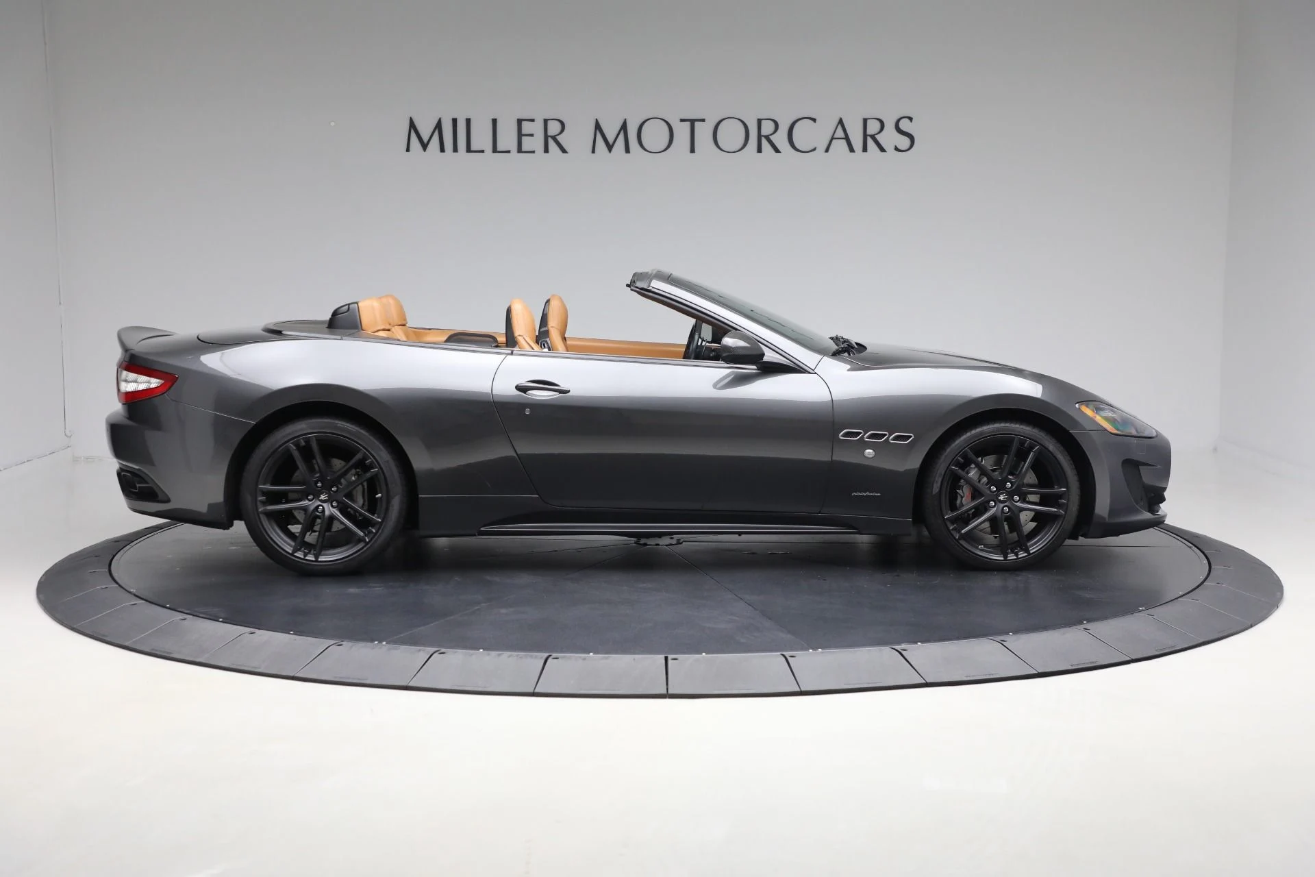 mph009_1856981858_Used_2015_Maserati_Gran_Turismo_147b415bbc