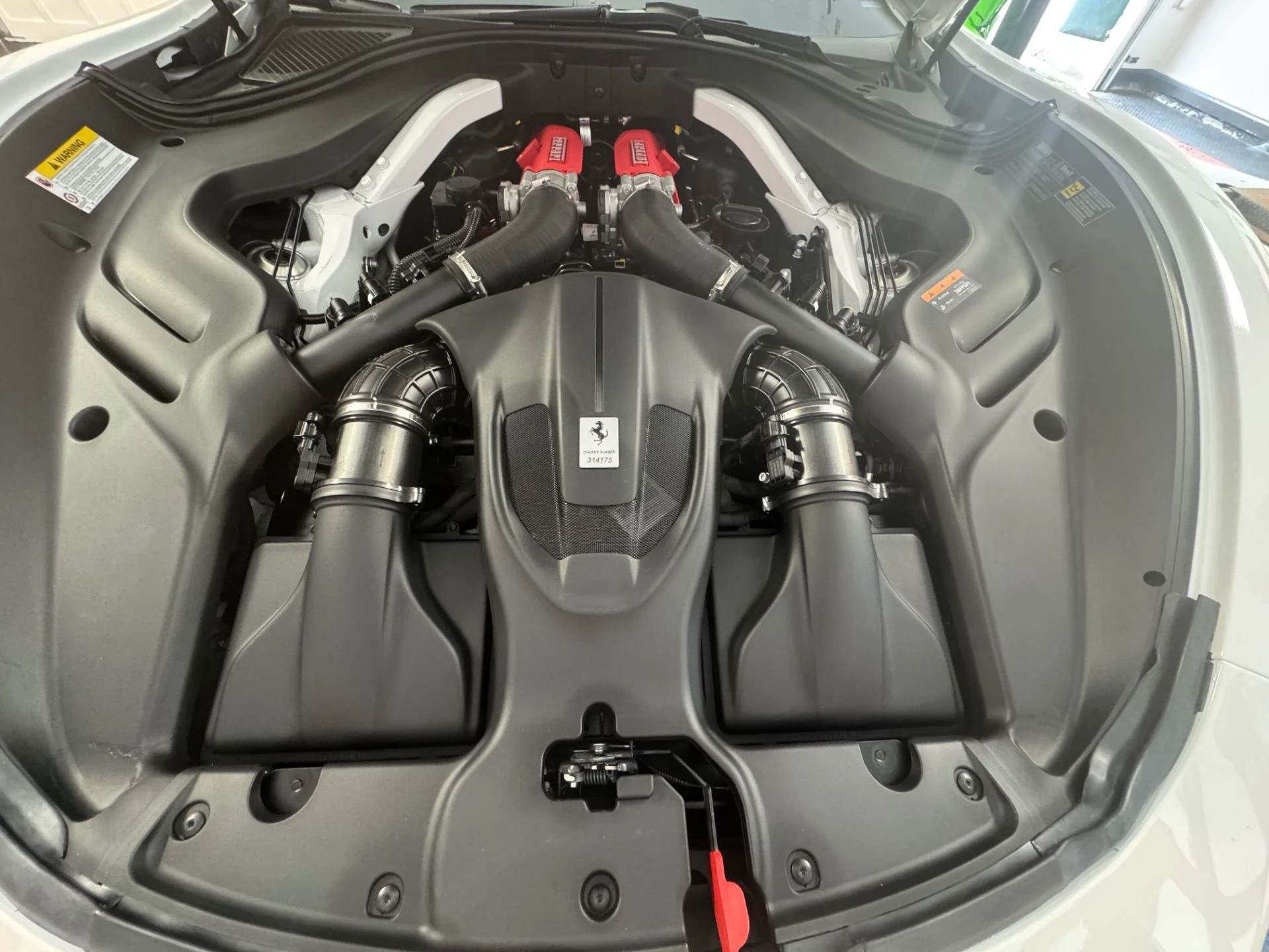 mph009_186405398_Used_2025_Ferrari_Roma_Spider_1754506249_675d0bda0a