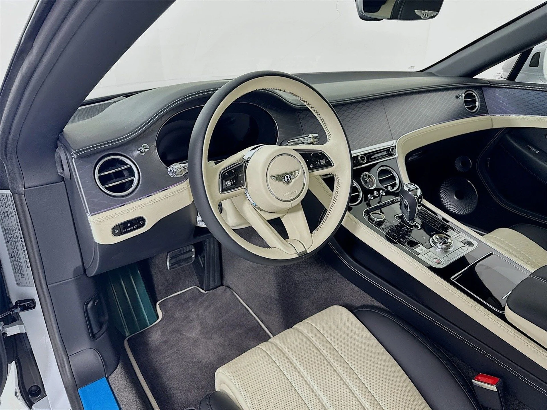 mph009_1874938318_e8180dfa7f81603e7142dc4969ce287cx_620ddef351