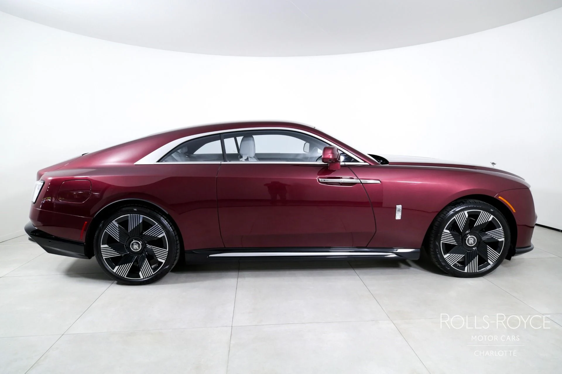 mph009_187857646_Used_2024_Rolls_Royce_Spectre_1744735105_d650b47089