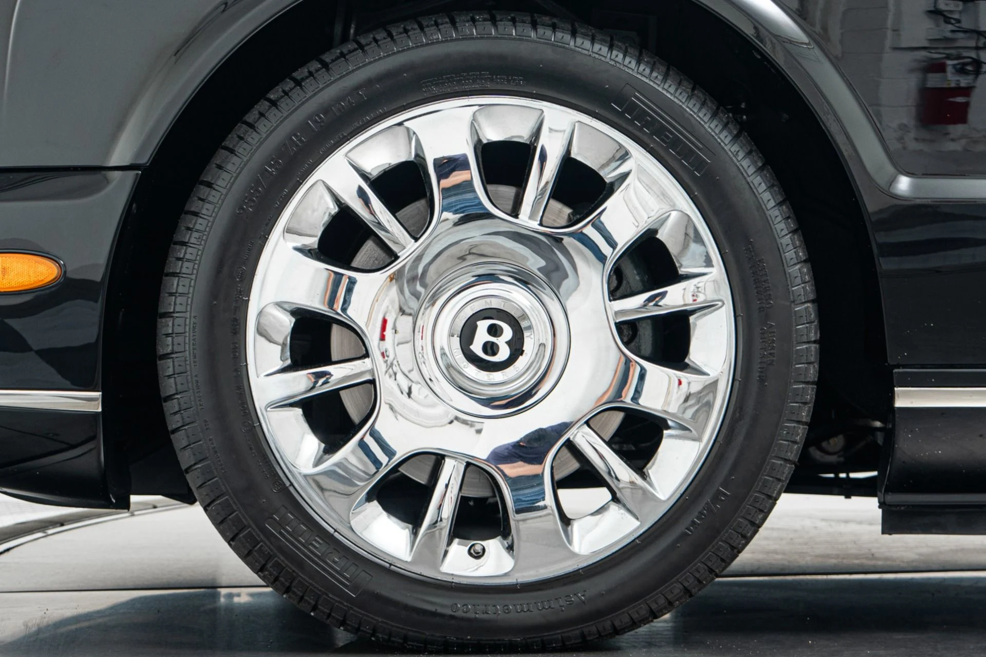 mph009_1895855627_Used_2009_Bentley_Azure_1776719869_f68e74761c