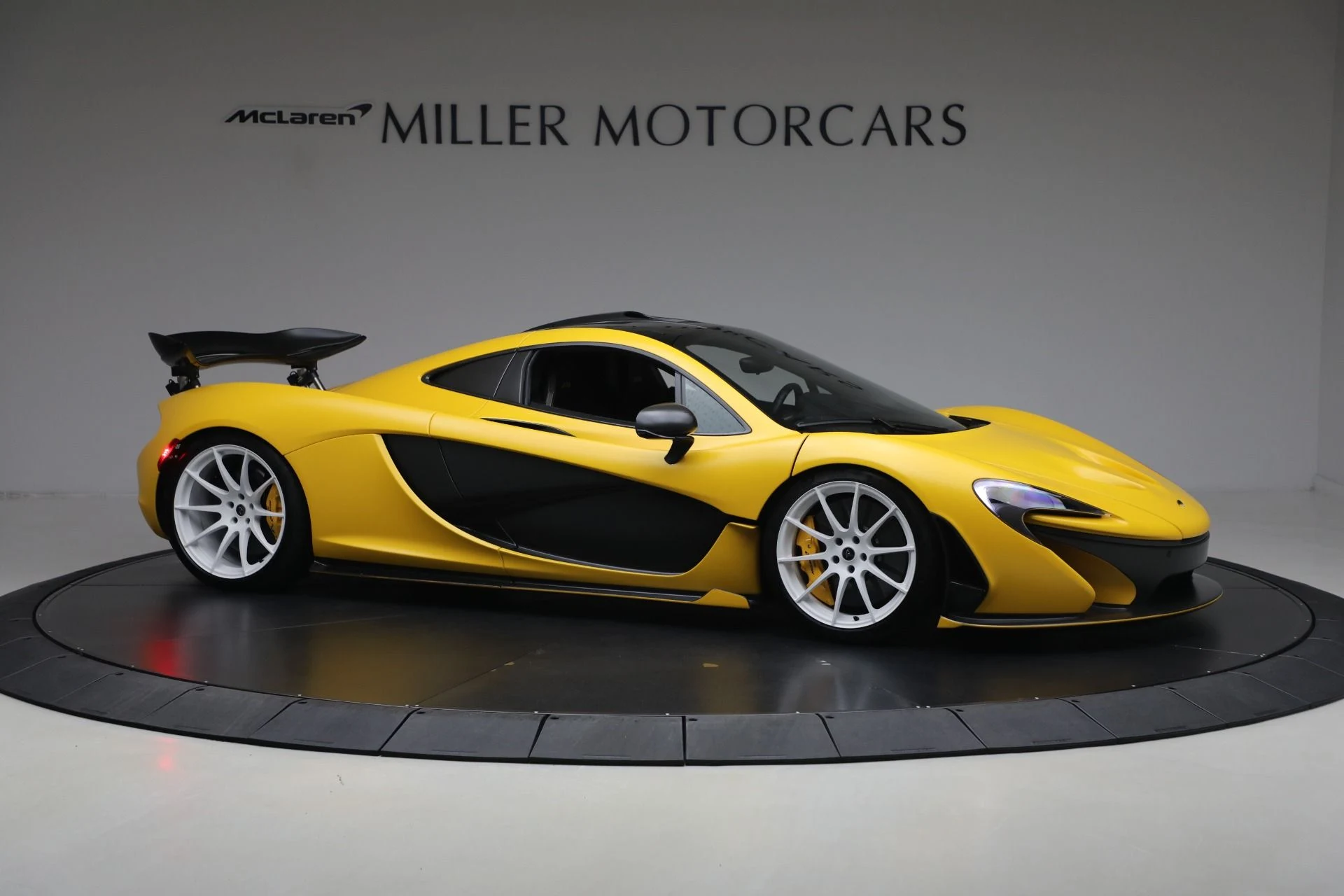mph009_1896940354_Used_2015_Mc_Laren_P1_1481d8d652