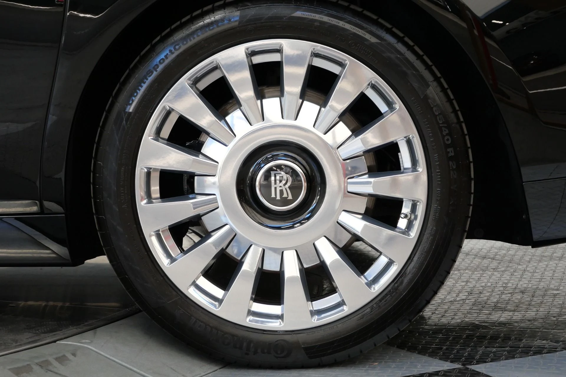 mph009_1908859109_Used_2019_Rolls_Royce_Phantom_The_Phantom_Package_Very_Low_Miles_Bespoke_Audio_1791821565_5b85246dd1