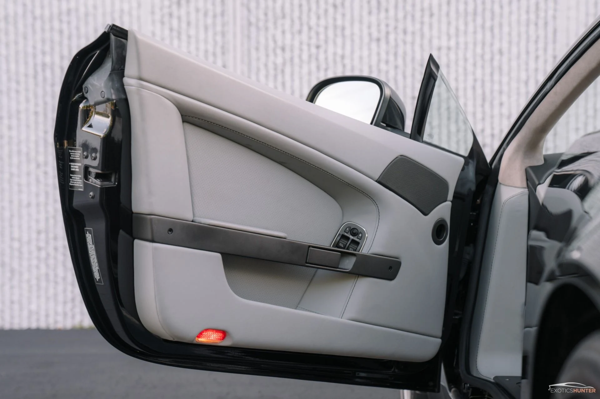 mph009_1909482537_Used_2015_Aston_Martin_V8_Vantage_GT_6_Speed_w_Argento_Grey_Interior_1746627937_002257d5cf