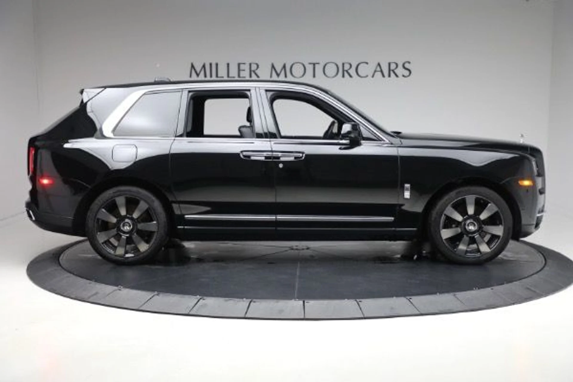 mph009_1910220804_Used_2020_Rolls_Royce_Cullinan_645d0cf012
