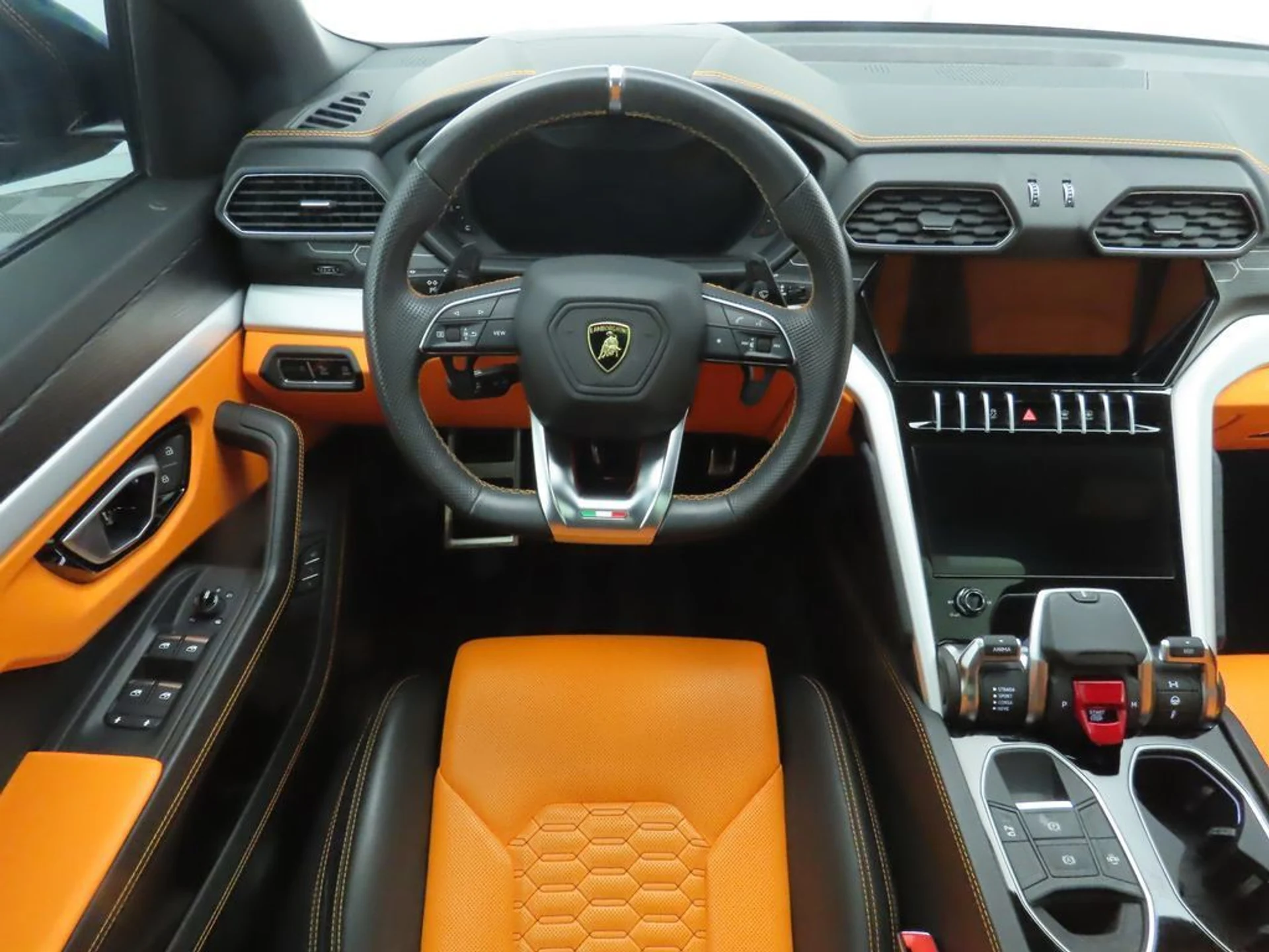 mph009_191351416_used_2020_lamborghini_urus_awd_8119_22948232_10_1024_309fa4fac4