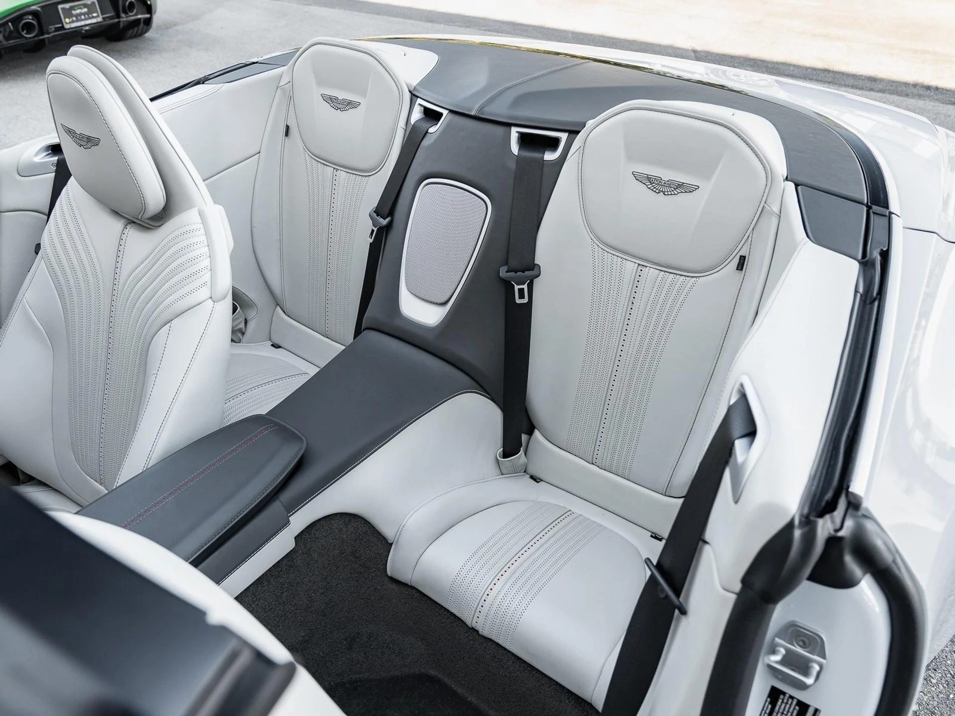 mph009_1917163595_Used_2022_Aston_Martin_DB_11_Volante_1767028099_cc1d0d05da