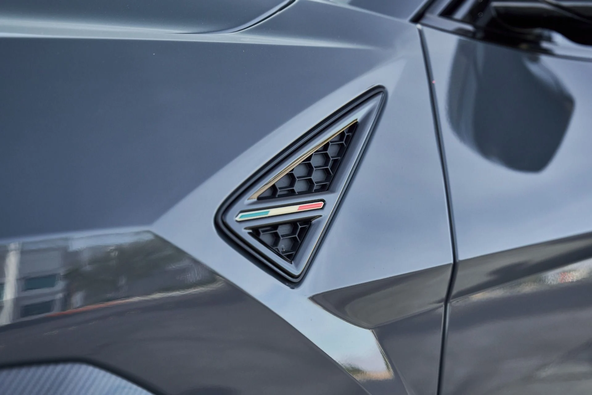 mph009_1932059247_Used_2024_Lamborghini_Urus_Performante_1766457632_1ebc538b82